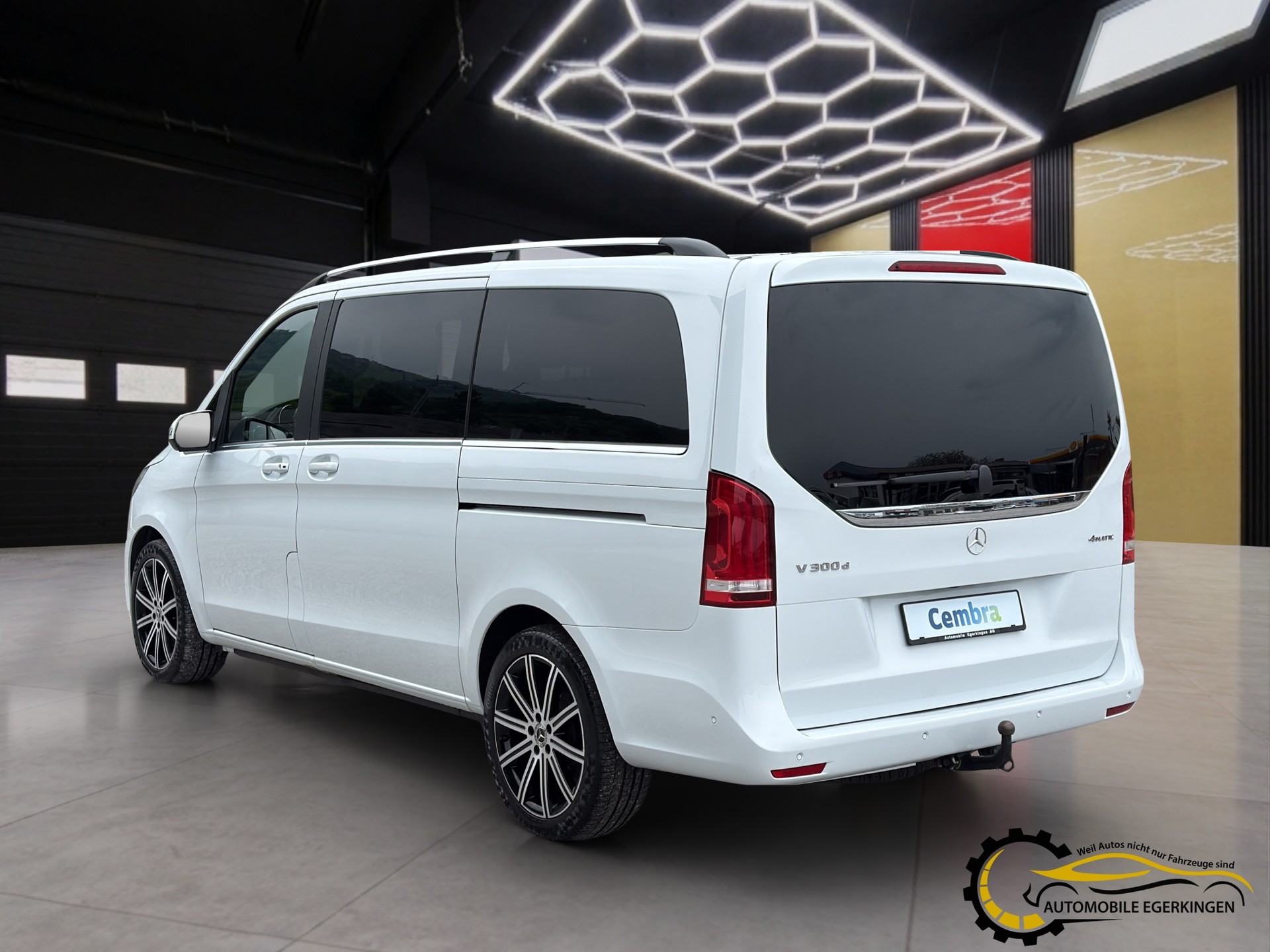 MERCEDES-BENZ V 300 d Avantgarde lang 4matic Van-image-6