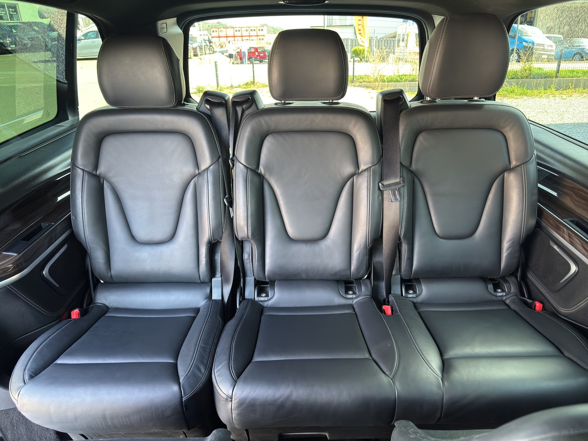 MERCEDES-BENZ V 300 d Avantgarde lang 4matic Van-image-13