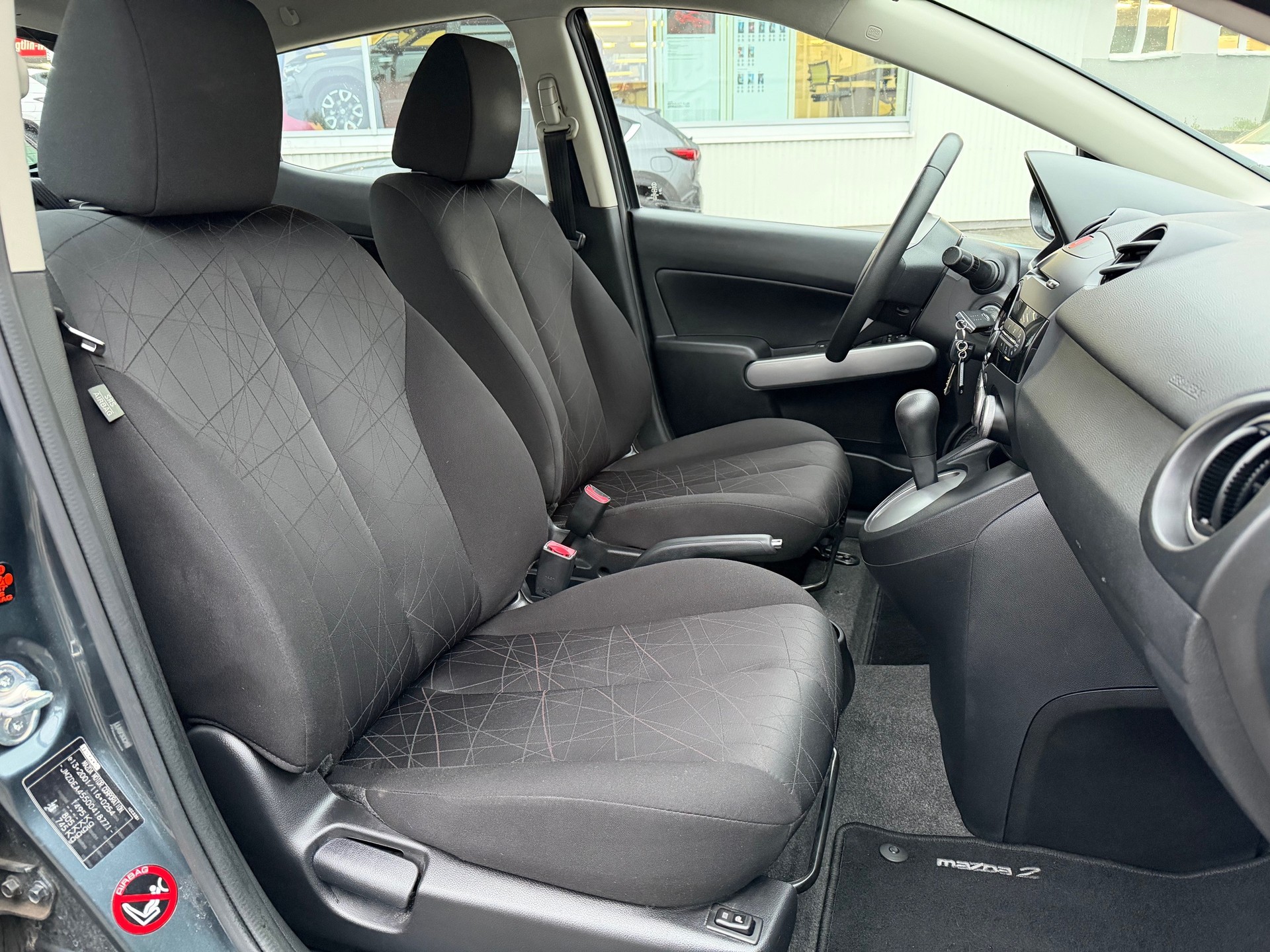 MAZDA 2 1.5i 16V Exclusive Automatic-image-8