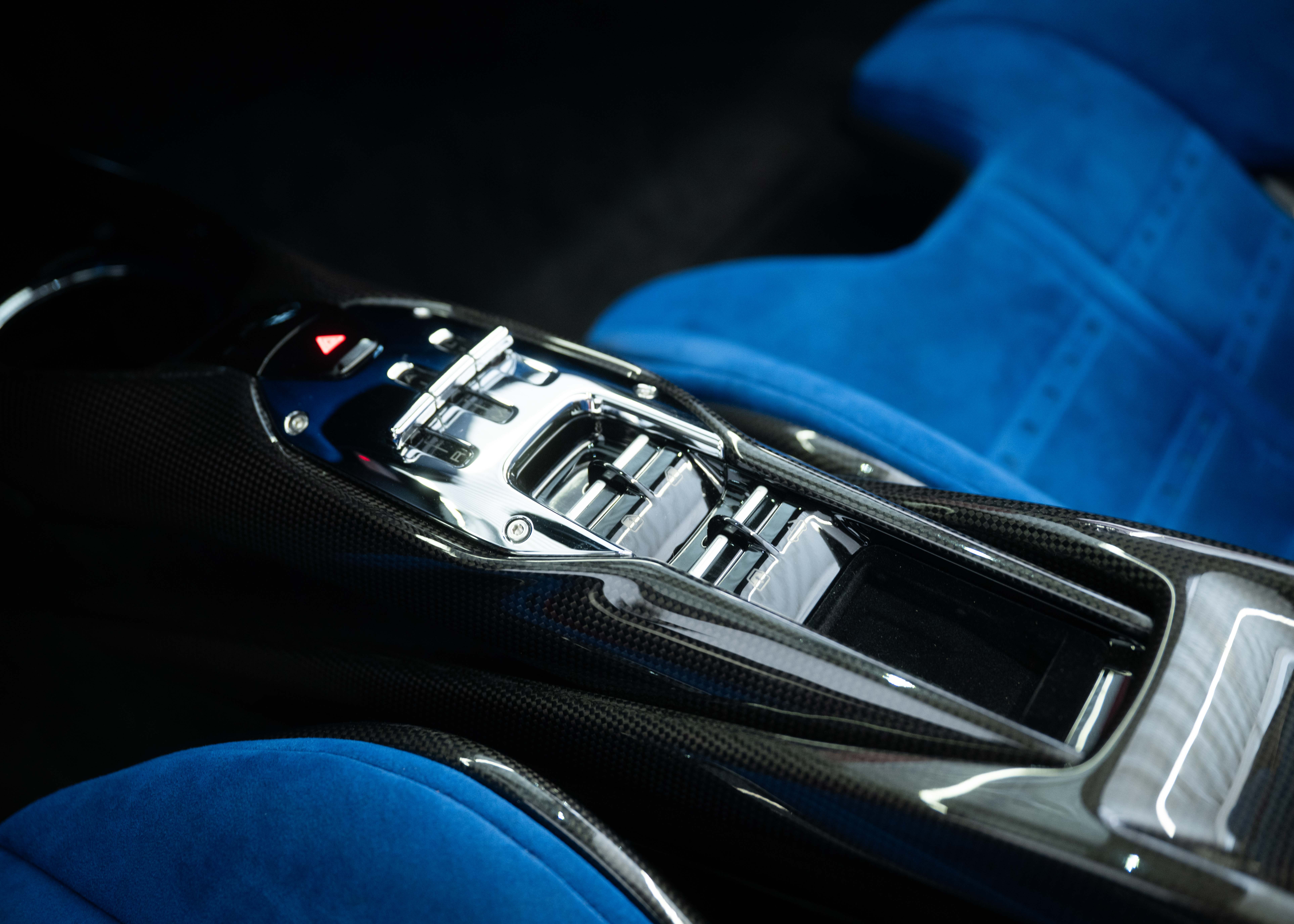 Image FERRARI 296 296 GTS Fiorano (Swiss car, 1st hand, fantastic configuration, Daytona racing seats)