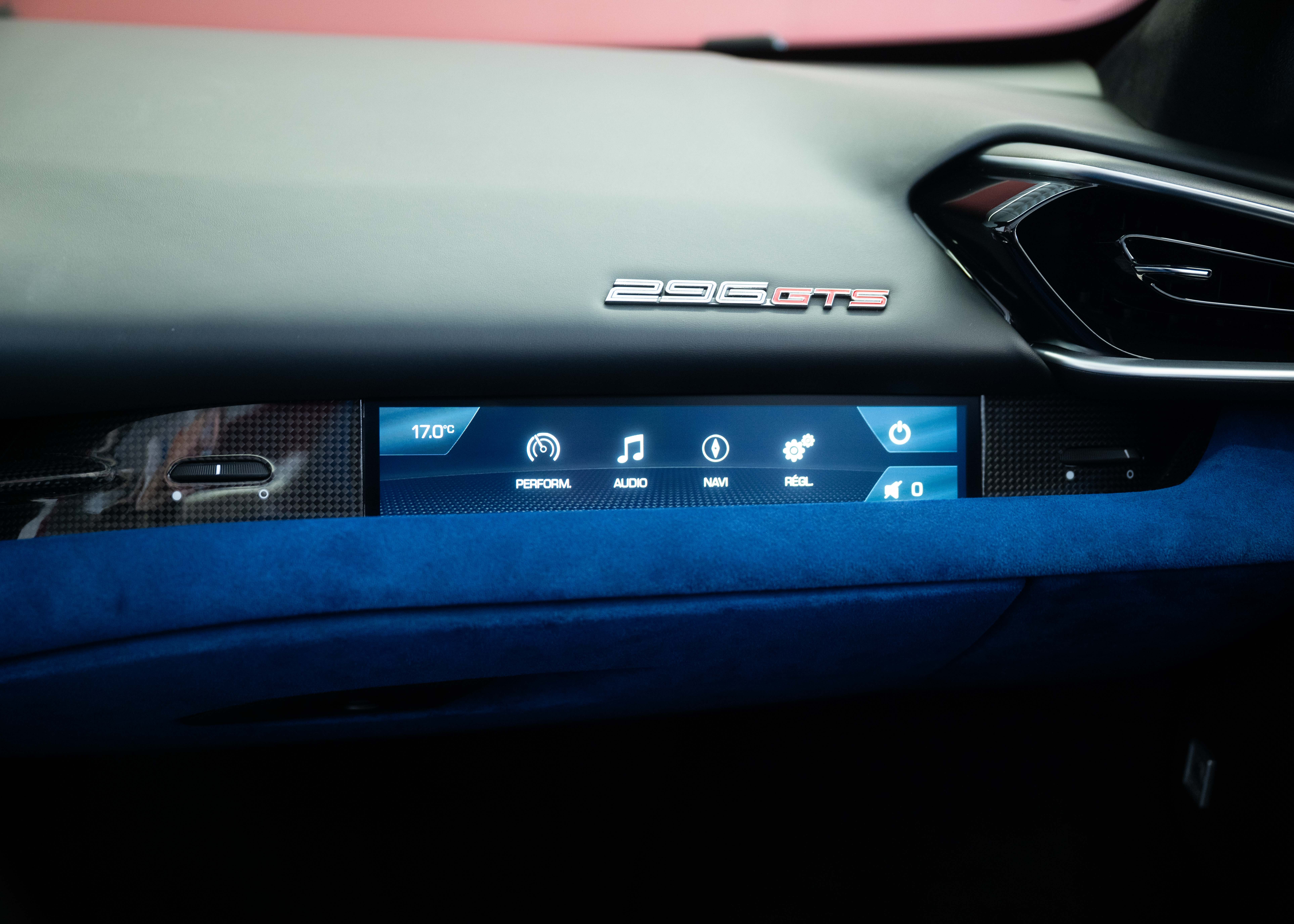 Image FERRARI 296 296 GTS Fiorano (Swiss car, 1st hand, fantastic configuration, Daytona racing seats)