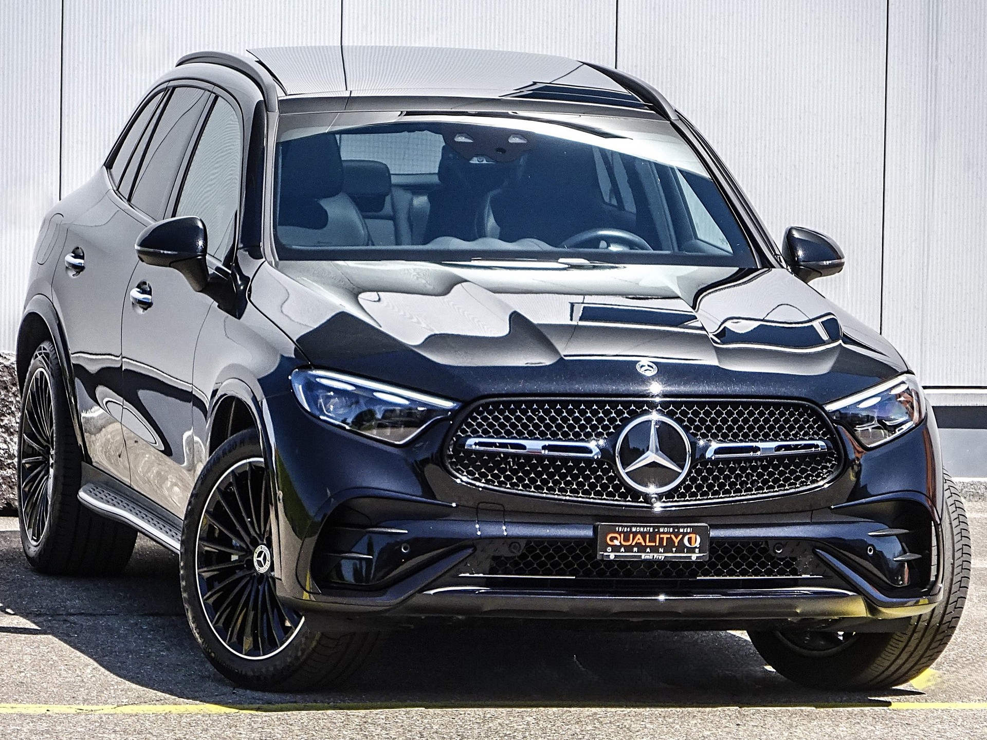 MERCEDES-BENZ GLC 300 d 4Matic AMG Line 9G-Tronic // CH-Fahrzeug // Luftfederung // Standheizung // AHK 2500Kg // Werksgarantie....