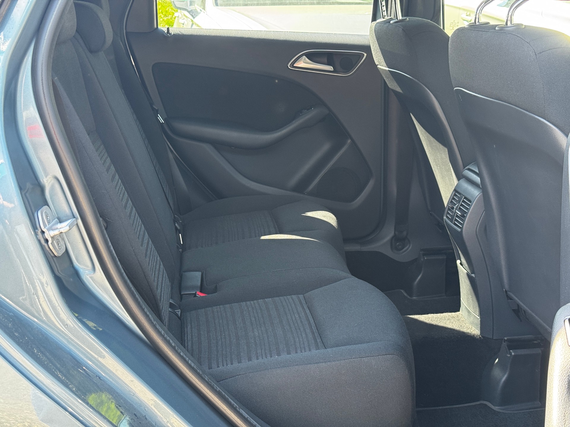MERCEDES-BENZ B 180 CDI Blue Efficiency Edition-image-8