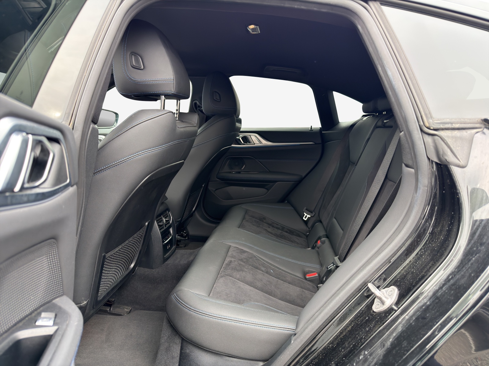 BMW i4 M50-image-11