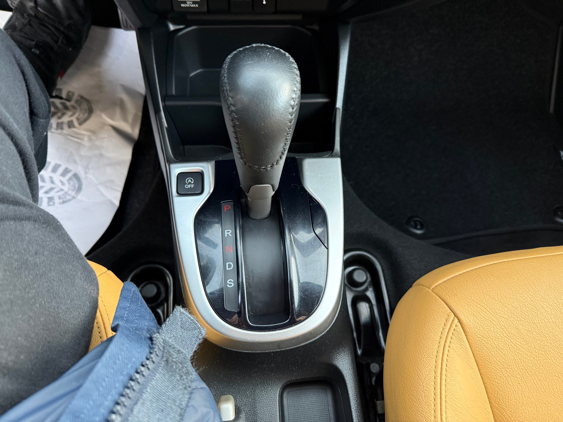 HONDA Jazz 1.3i-VTEC CVT - CUIR BEIGE - CLASSE --image-29