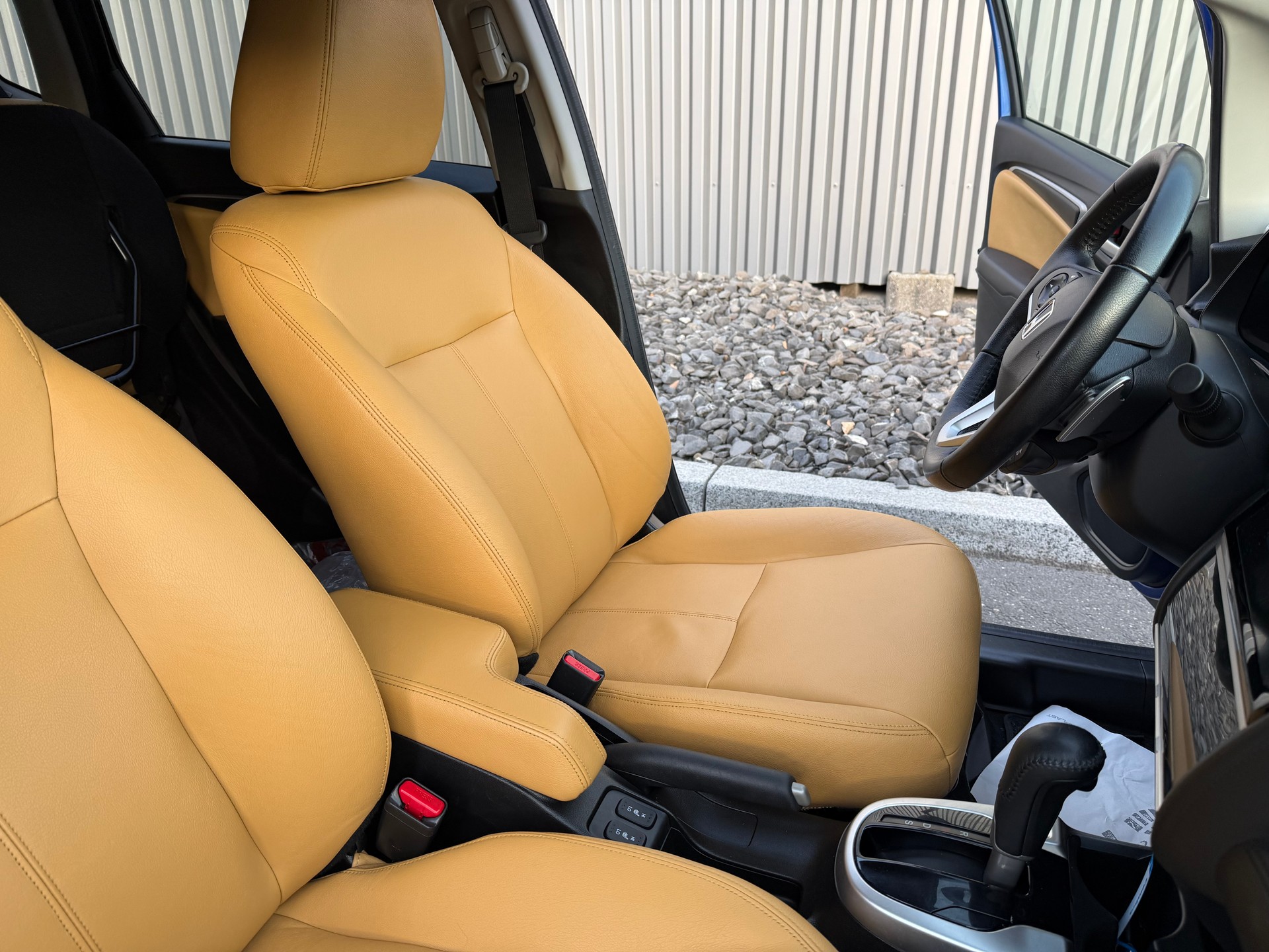 HONDA Jazz 1.3i-VTEC CVT - CUIR BEIGE - CLASSE --image-19