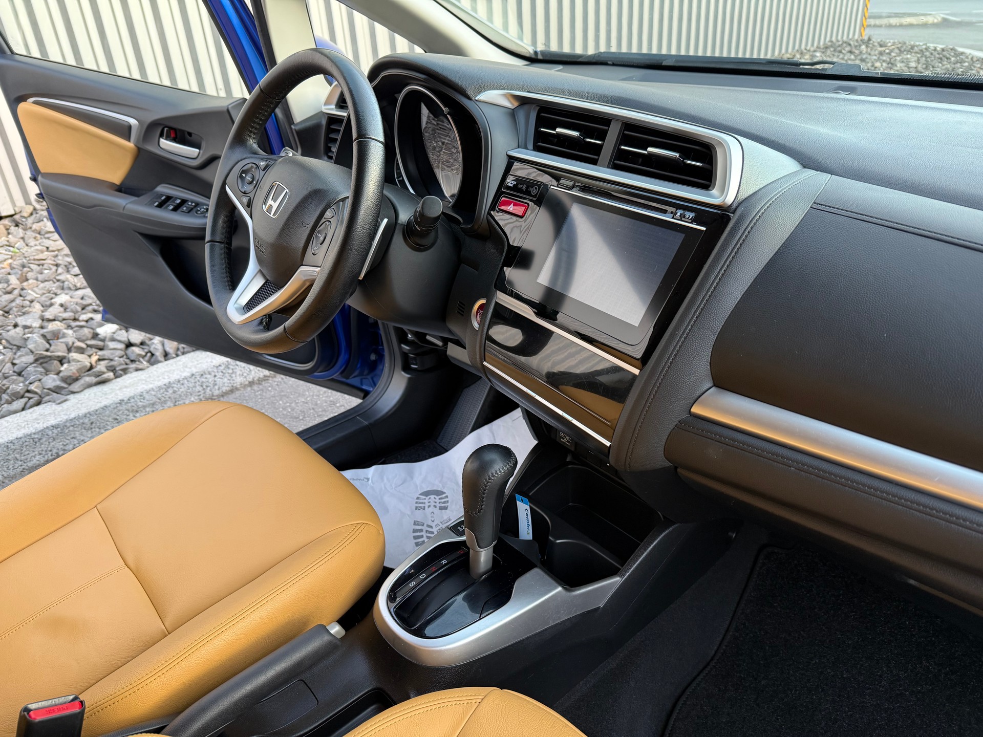HONDA Jazz 1.3i-VTEC CVT - CUIR BEIGE - CLASSE --image-20