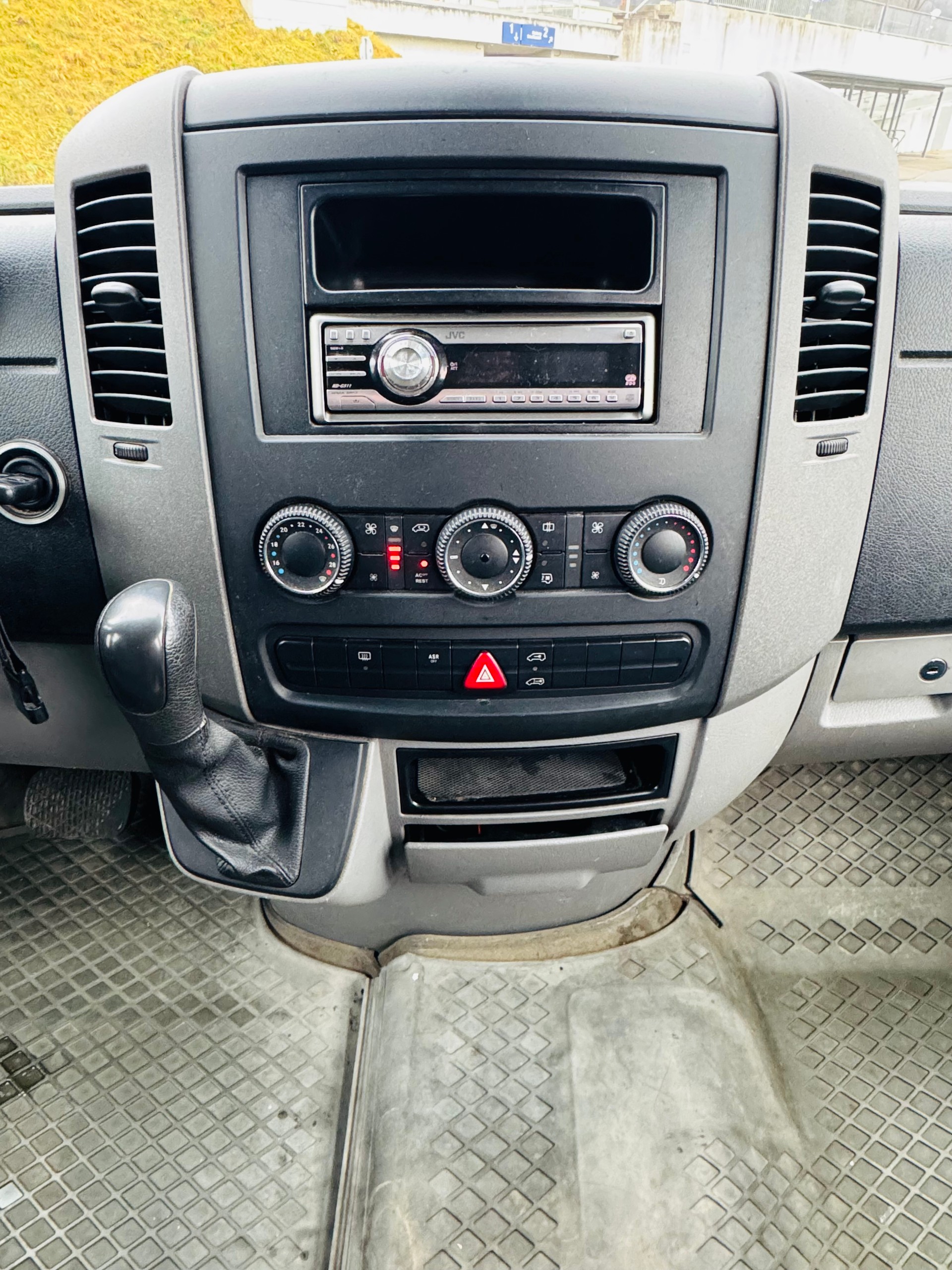 MERCEDES-BENZ Sprinter 215 CDI Kompakt-image-7