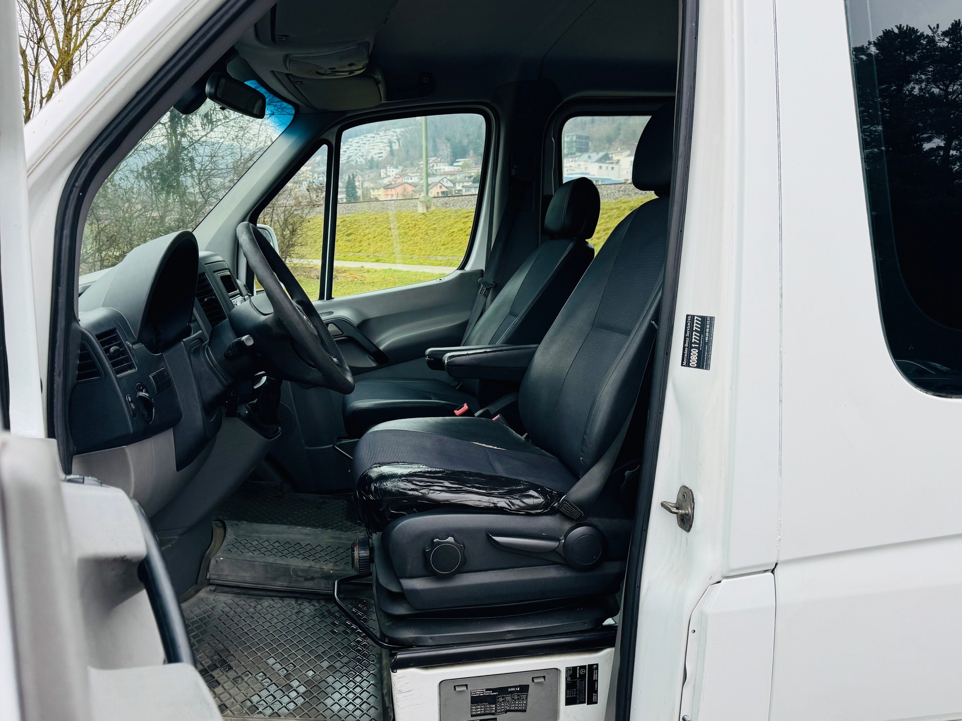 MERCEDES-BENZ Sprinter 215 CDI Kompakt-image-8