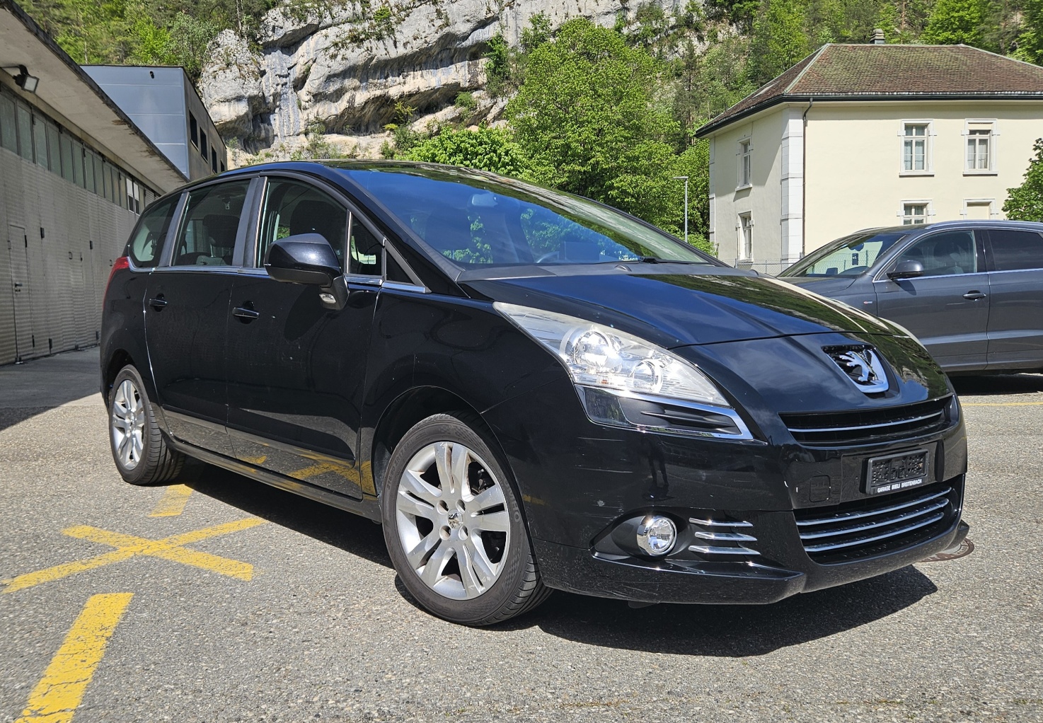 PEUGEOT 5008 1.6 16V T Sport Pack-image-2