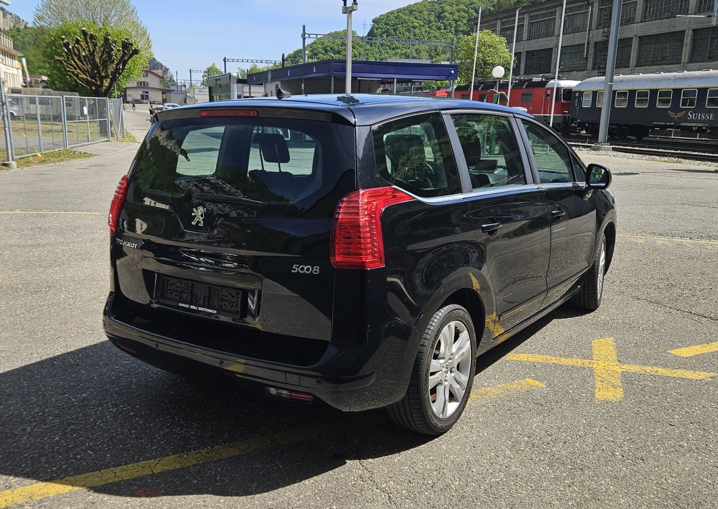 PEUGEOT 5008 1.6 16V T Sport Pack-image-4