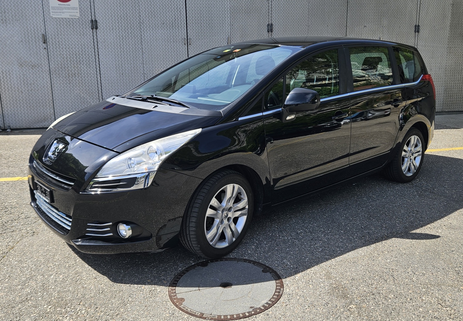 PEUGEOT 5008 1.6 16V T Sport Pack
