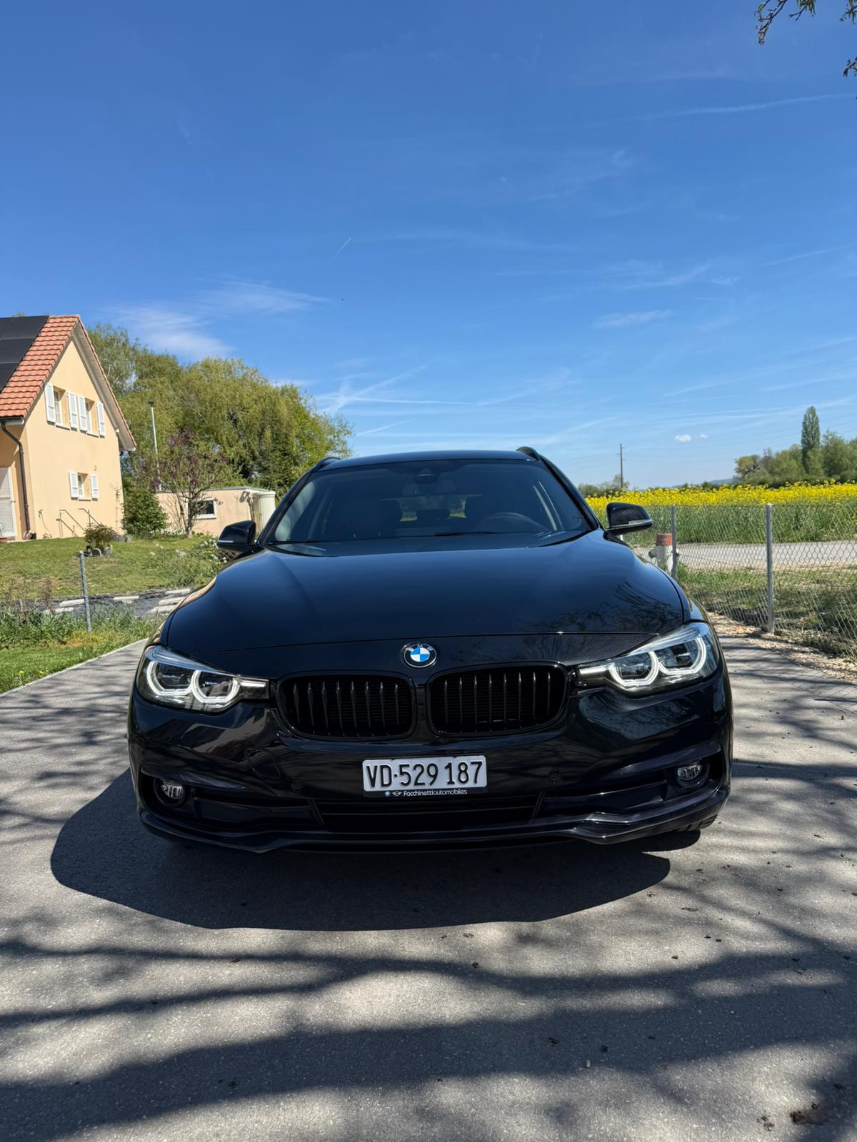 BMW 320d xDrive Touring Edition Sport Line Steptronic-image-5