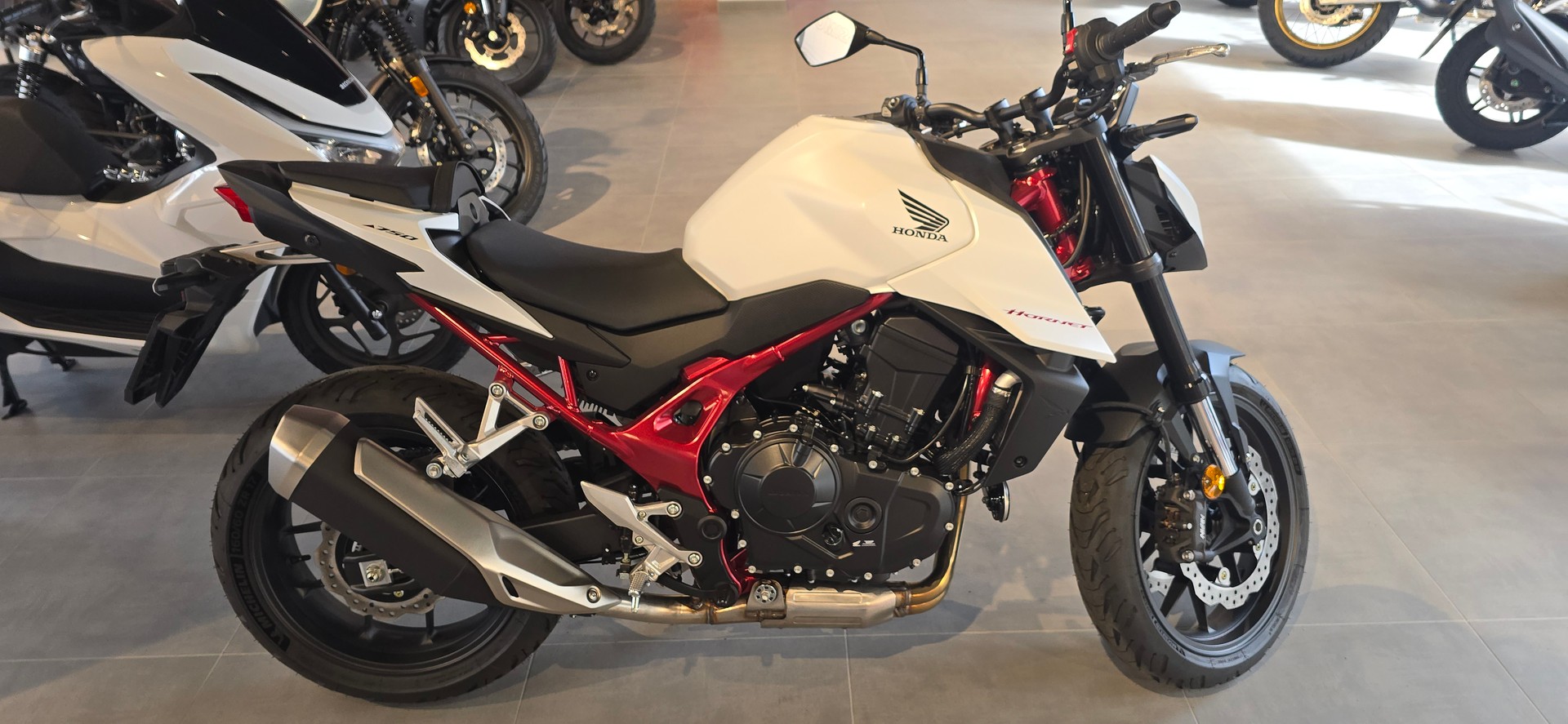 HONDA CB 750 Hornet-image-4