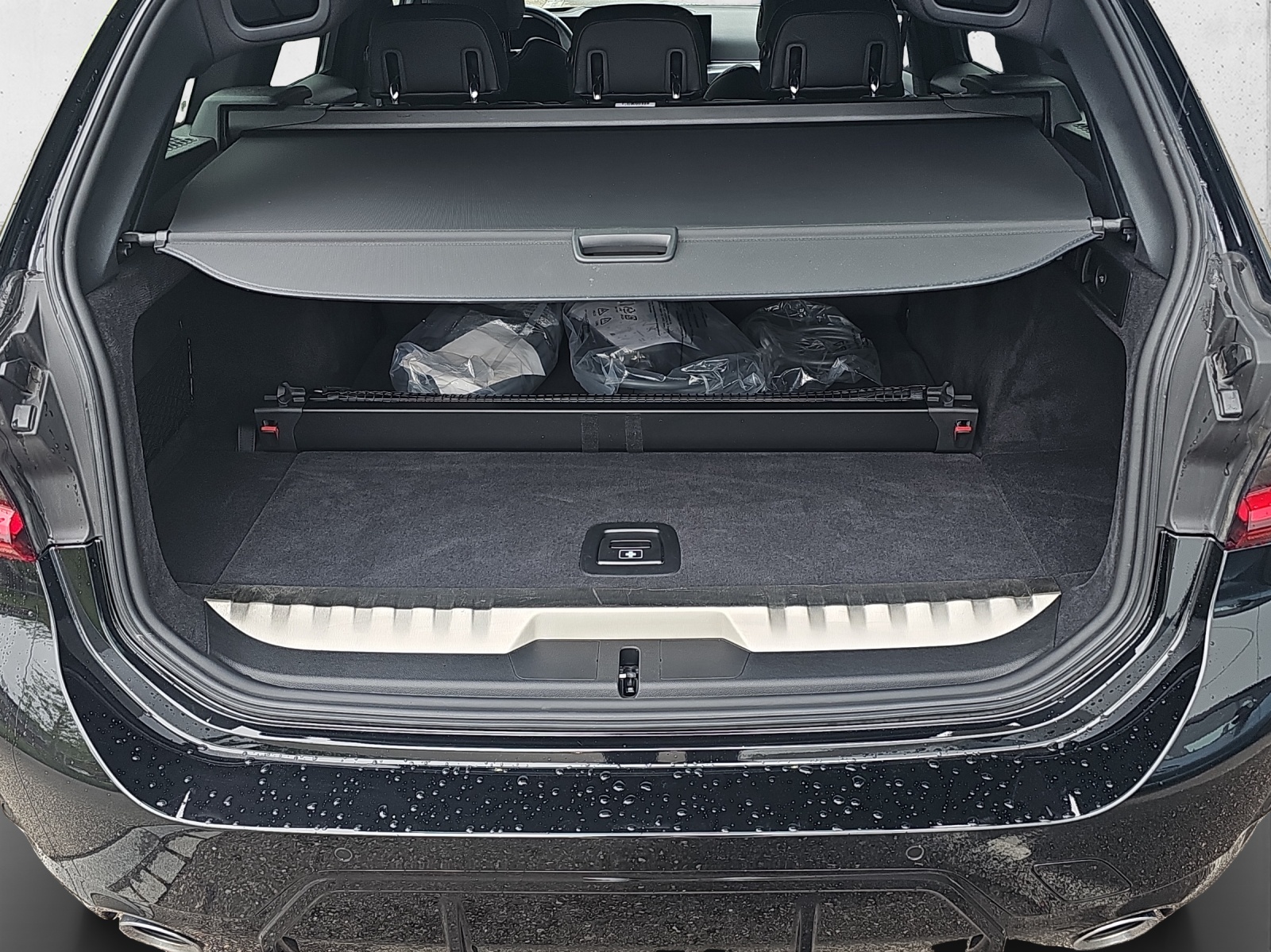 BMW 330e xDrive M Sport-image-15