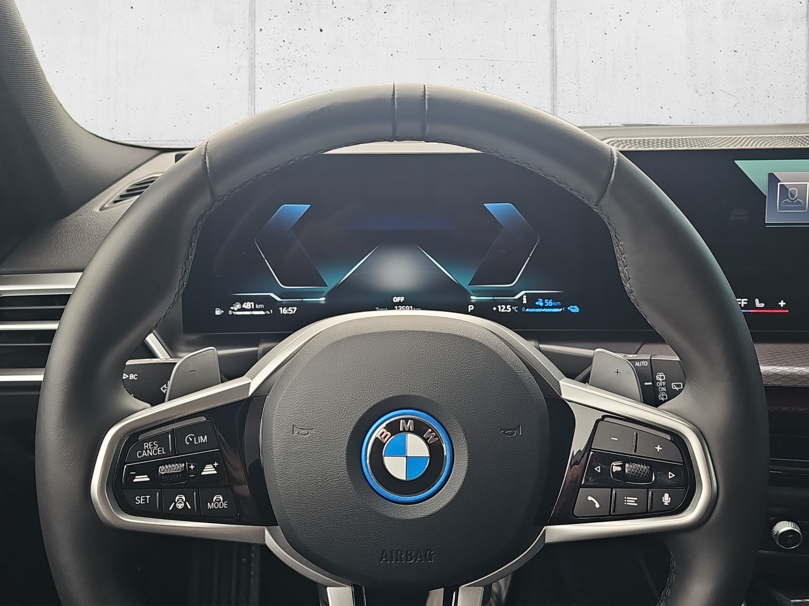 BMW 330e xDrive M Sport-image-12