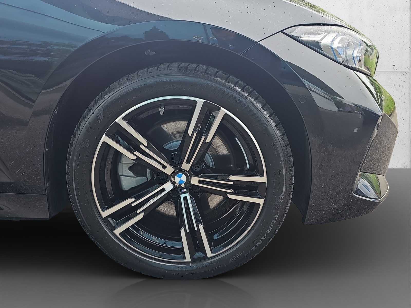 BMW 330e xDrive M Sport-image-9