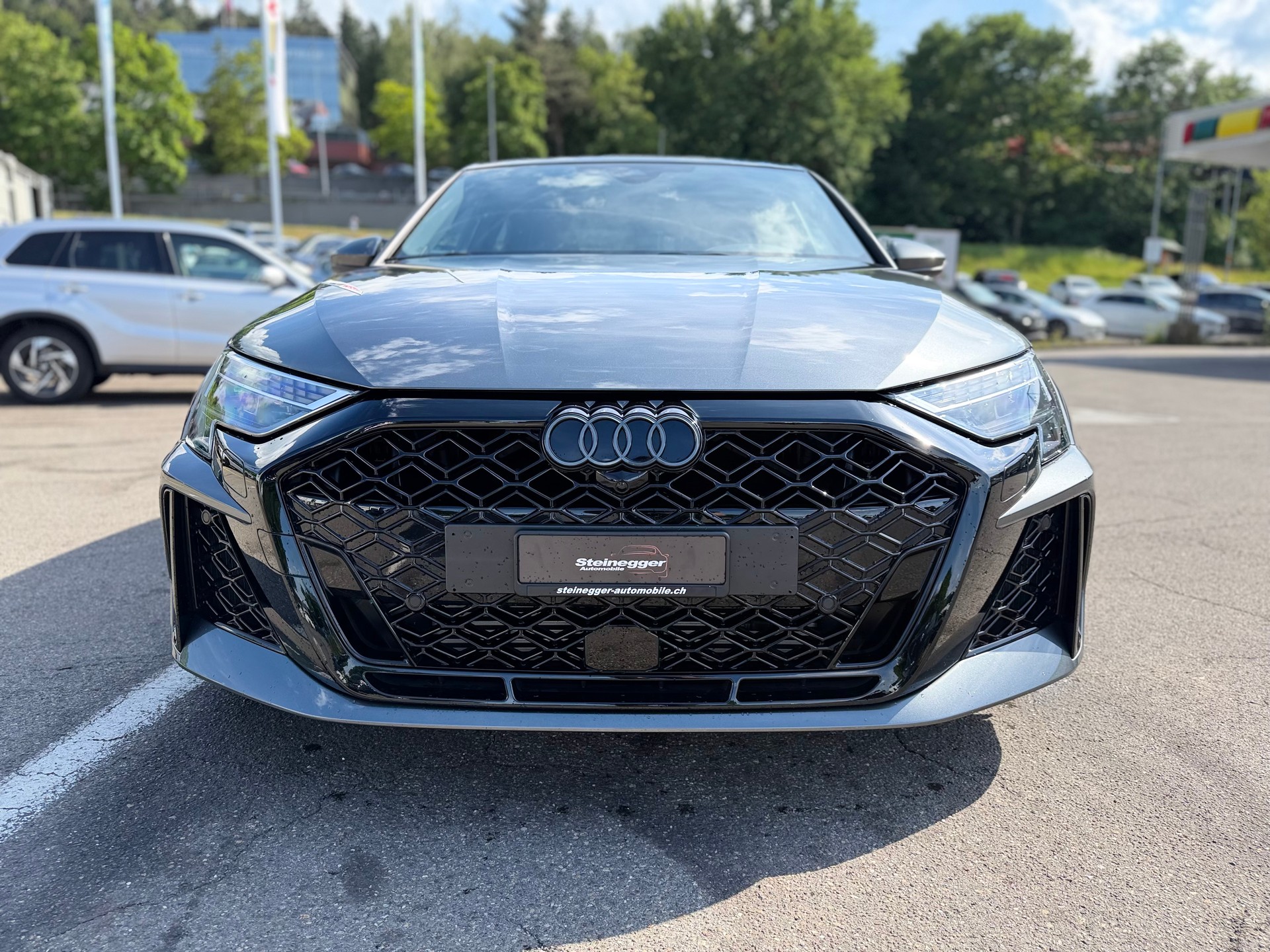AUDI RS3 Limousine 2.5 TSI quattro S-tronic ° 5 Jahre Garantie °-showroom-element-3