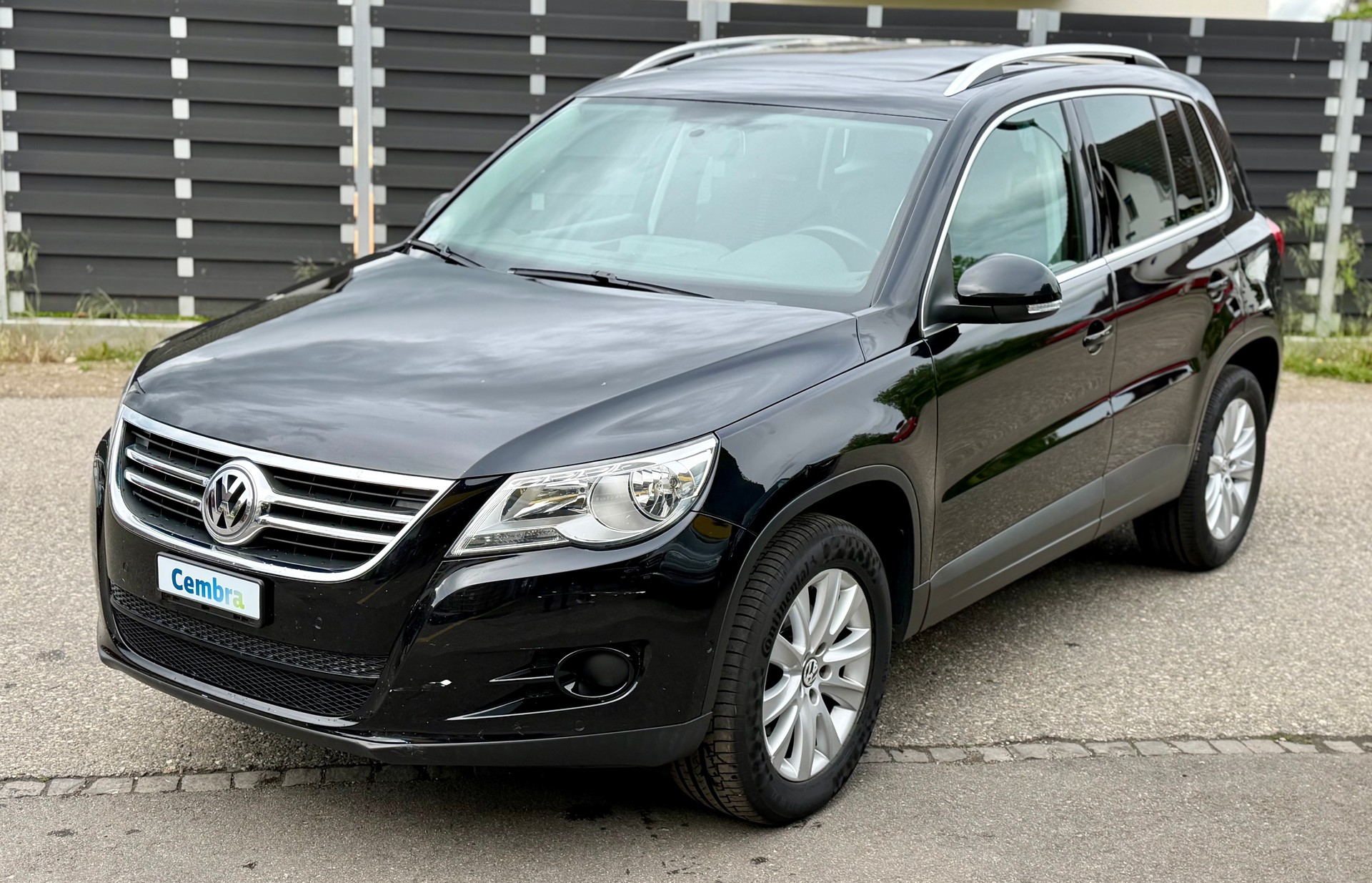 VW Tiguan 2.0 TSI Sport&Style-image-2