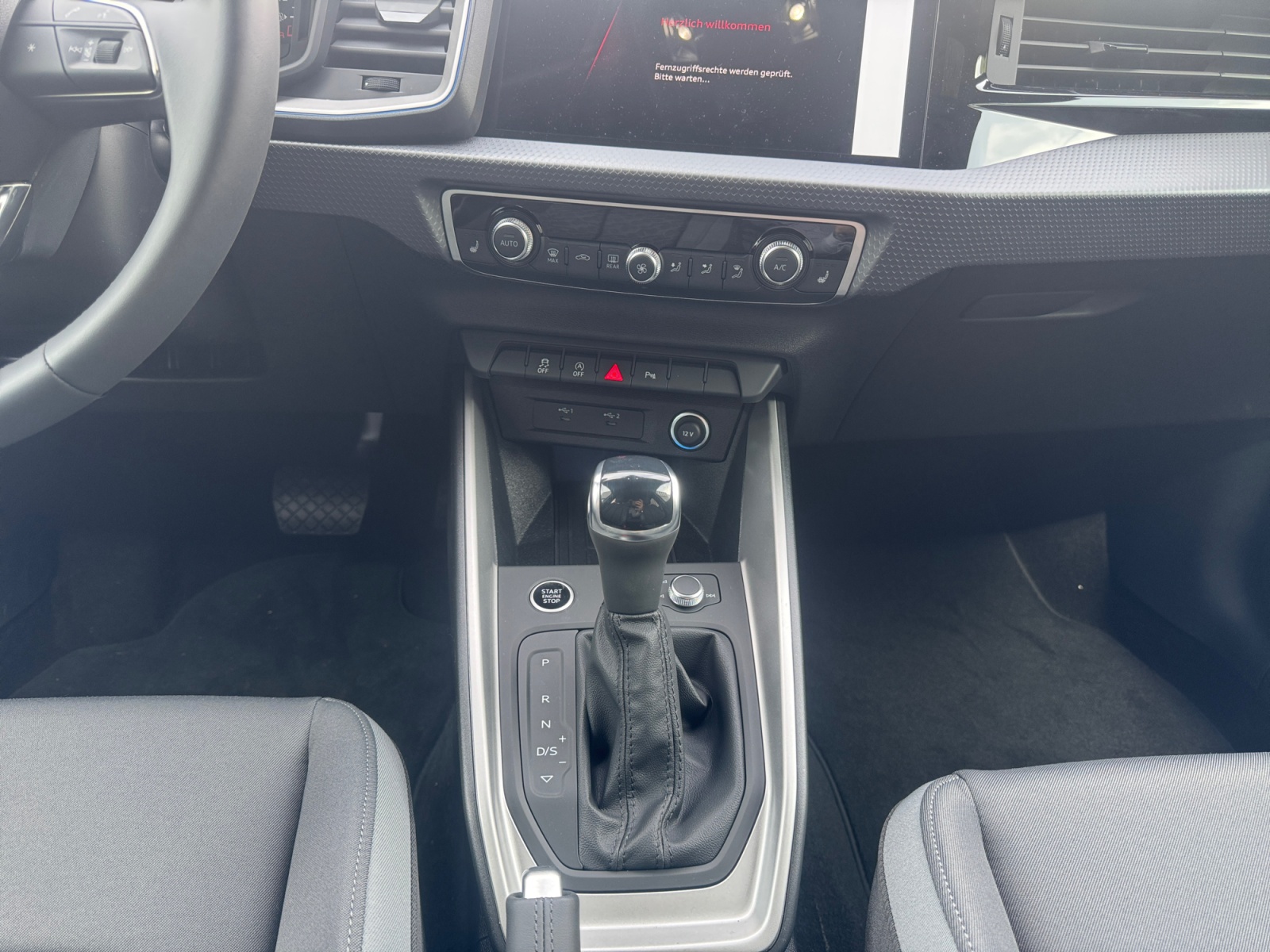AUDI A1 allstreet 30 TFSI Attraction S-tronic-image-10