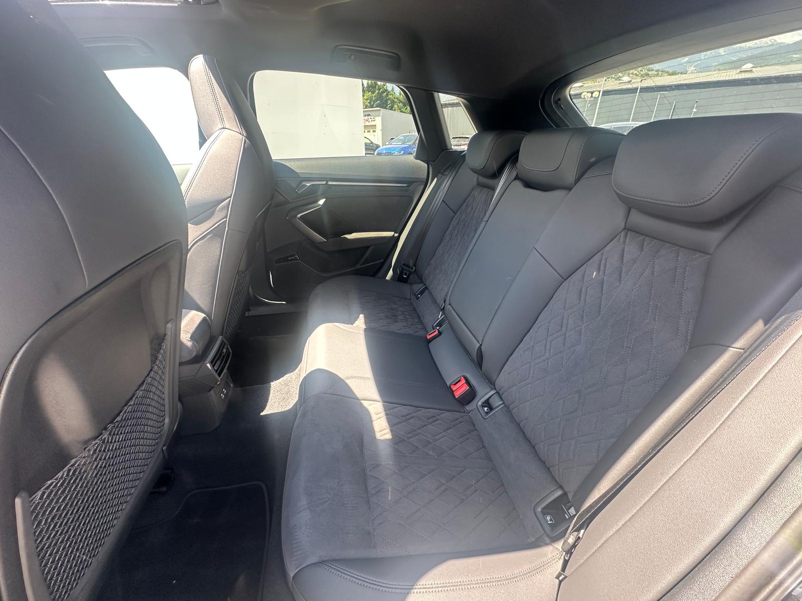 AUDI RS3 Sportback 2.5 TSI quattro S-tronic-image-9