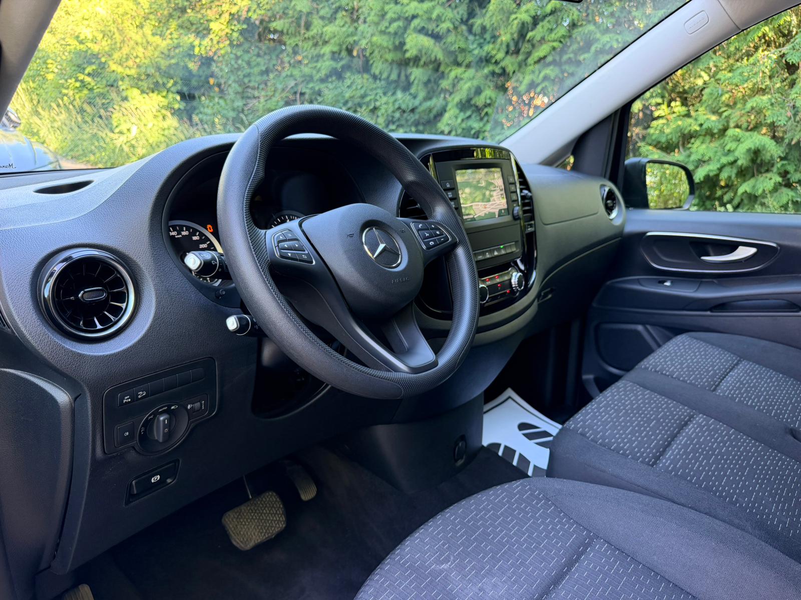 MERCEDES-BENZ Vito 116 CDI Lang Select Tourer 4Matic 9G-Tronic-image-10