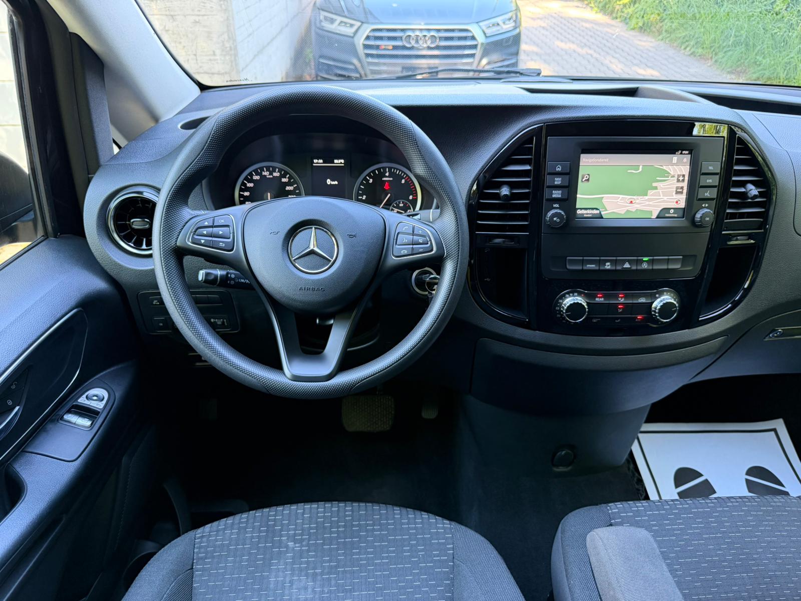 MERCEDES-BENZ Vito 116 CDI Lang Select Tourer 4Matic 9G-Tronic-image-24