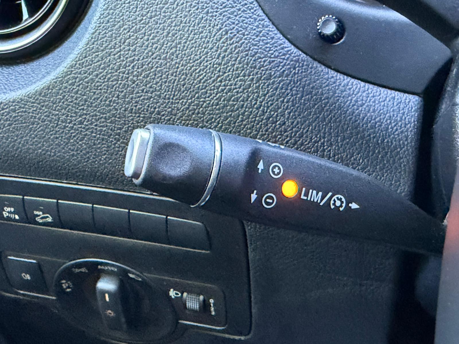 MERCEDES-BENZ Vito 116 CDI Lang Select Tourer 4Matic 9G-Tronic-image-25