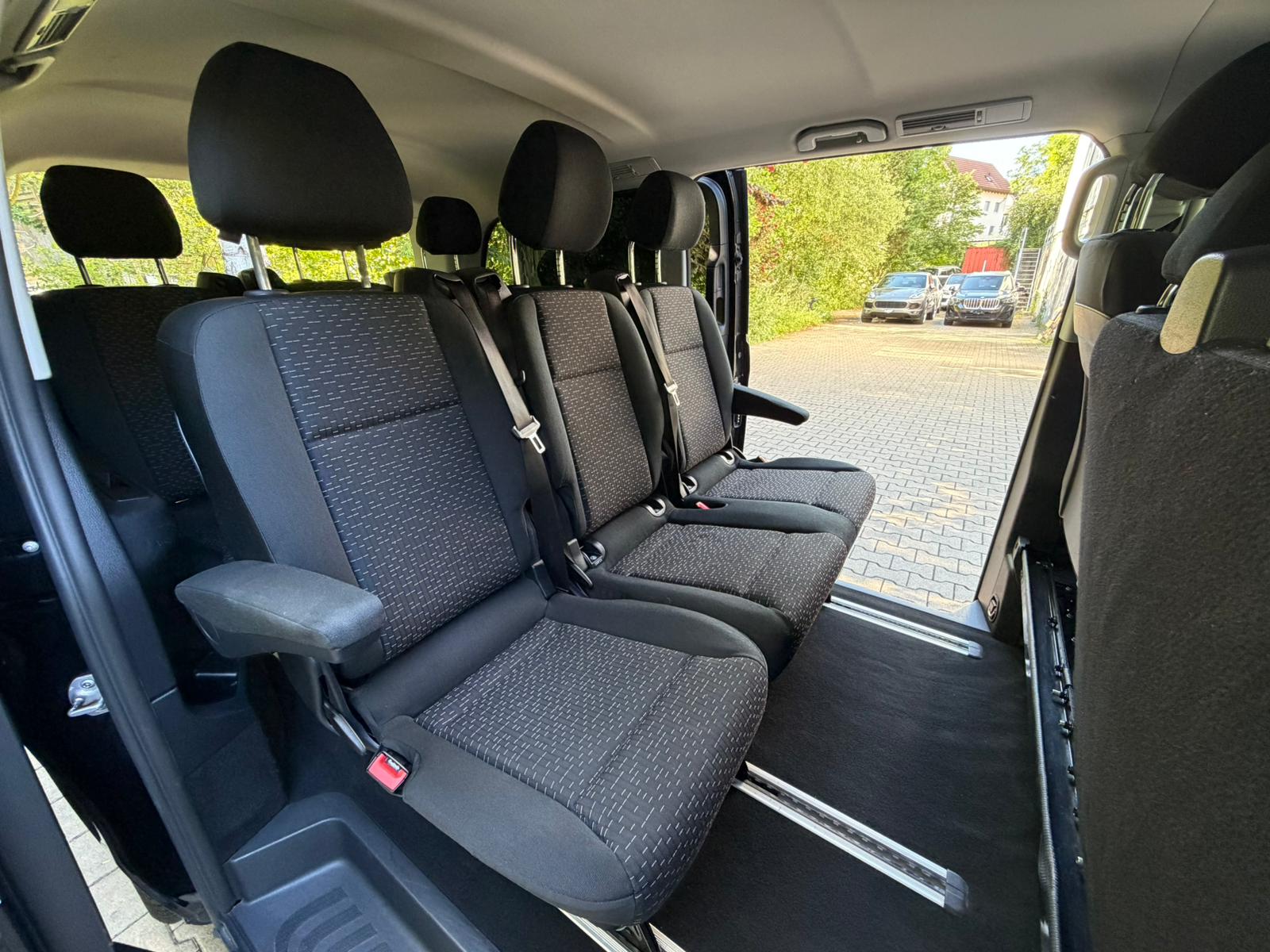 MERCEDES-BENZ Vito 116 CDI Lang Select Tourer 4Matic 9G-Tronic-image-19