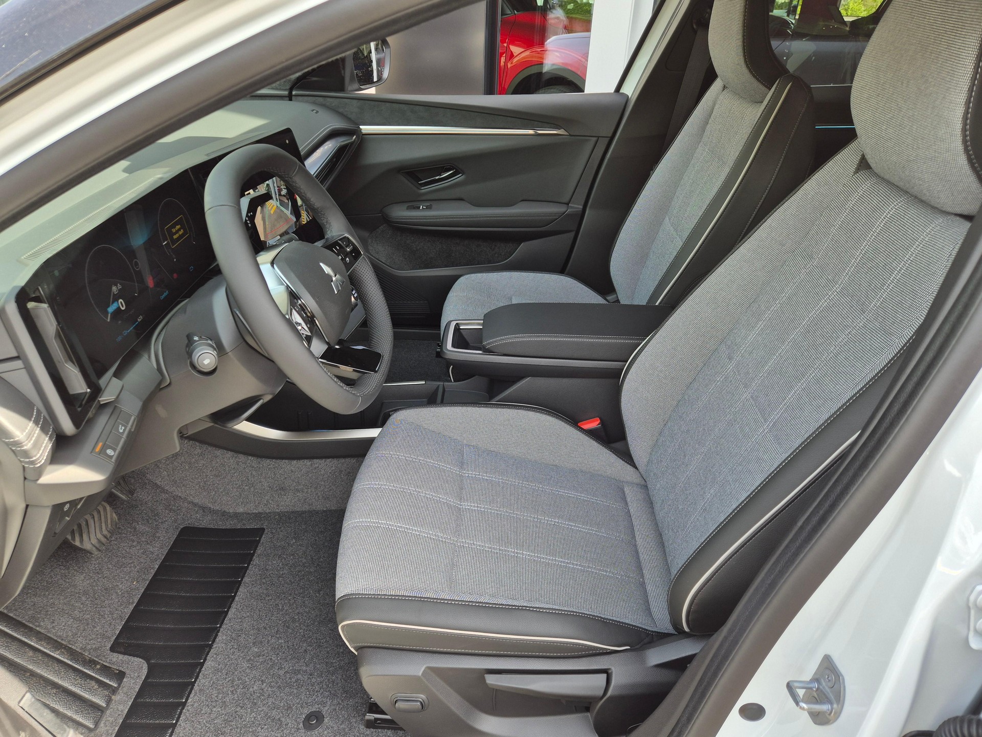 MITSUBISHI Eclipse Cross Intense+-image-8