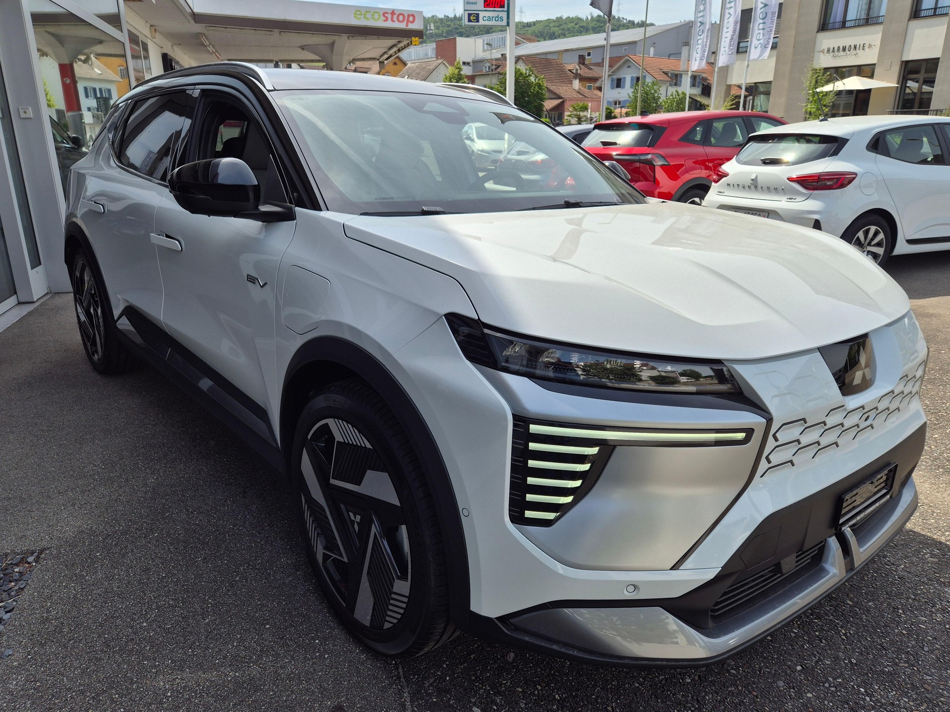 MITSUBISHI Eclipse Cross Intense+-showroom-element-2