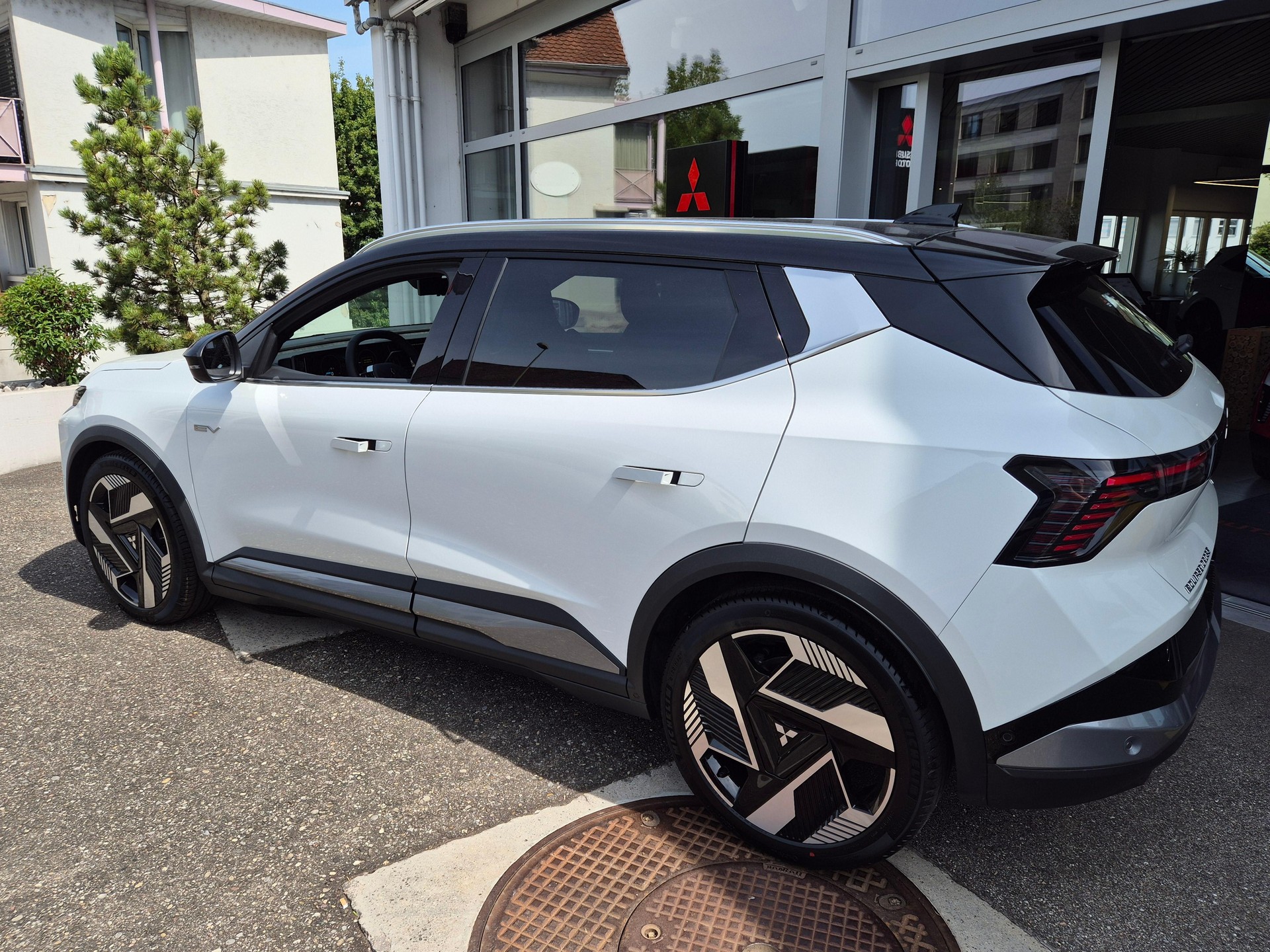 MITSUBISHI Eclipse Cross Intense+-showroom-element-3