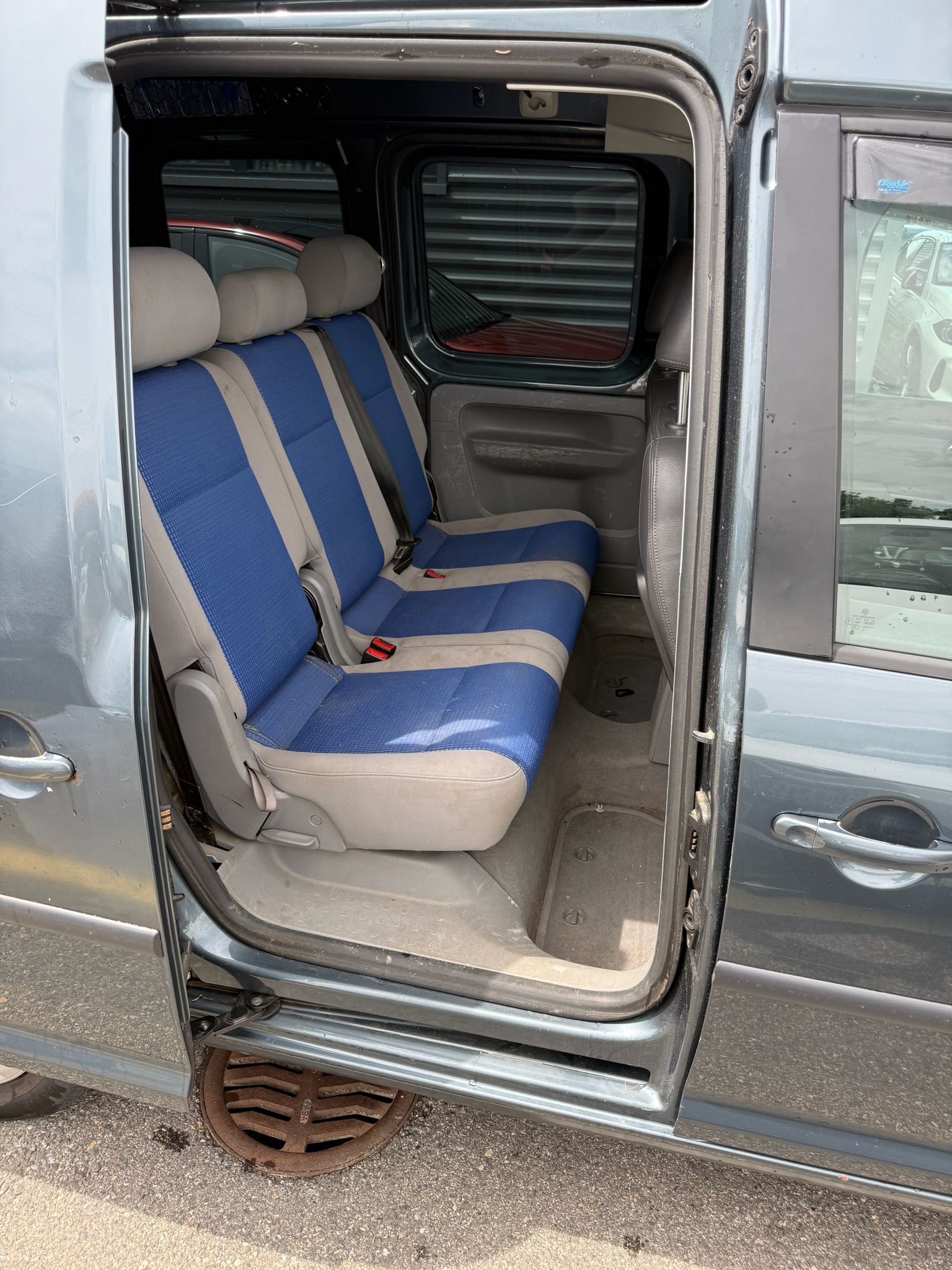VW Caddy 1.6-image-8