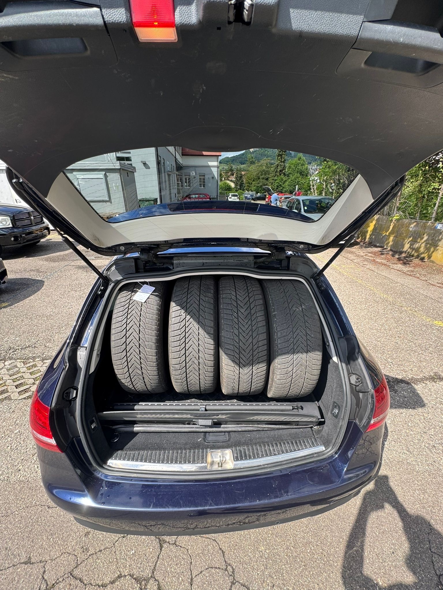 MERCEDES-BENZ C 220 d 4Matic 7G-Tronic-image-10