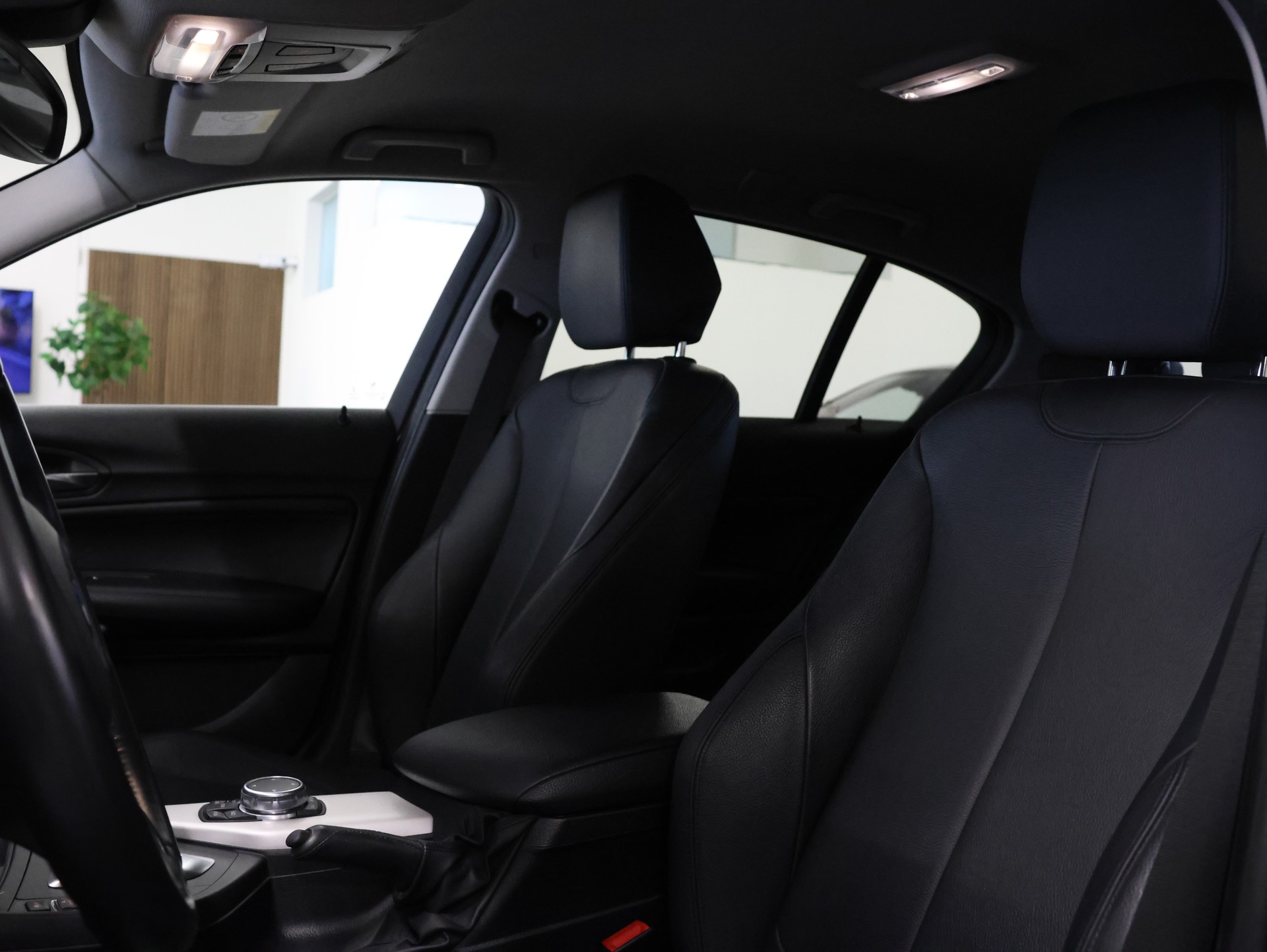 BMW 118i M Sport Steptronic *Rückfahrkamera* *M Packet* *Klima*-image-18