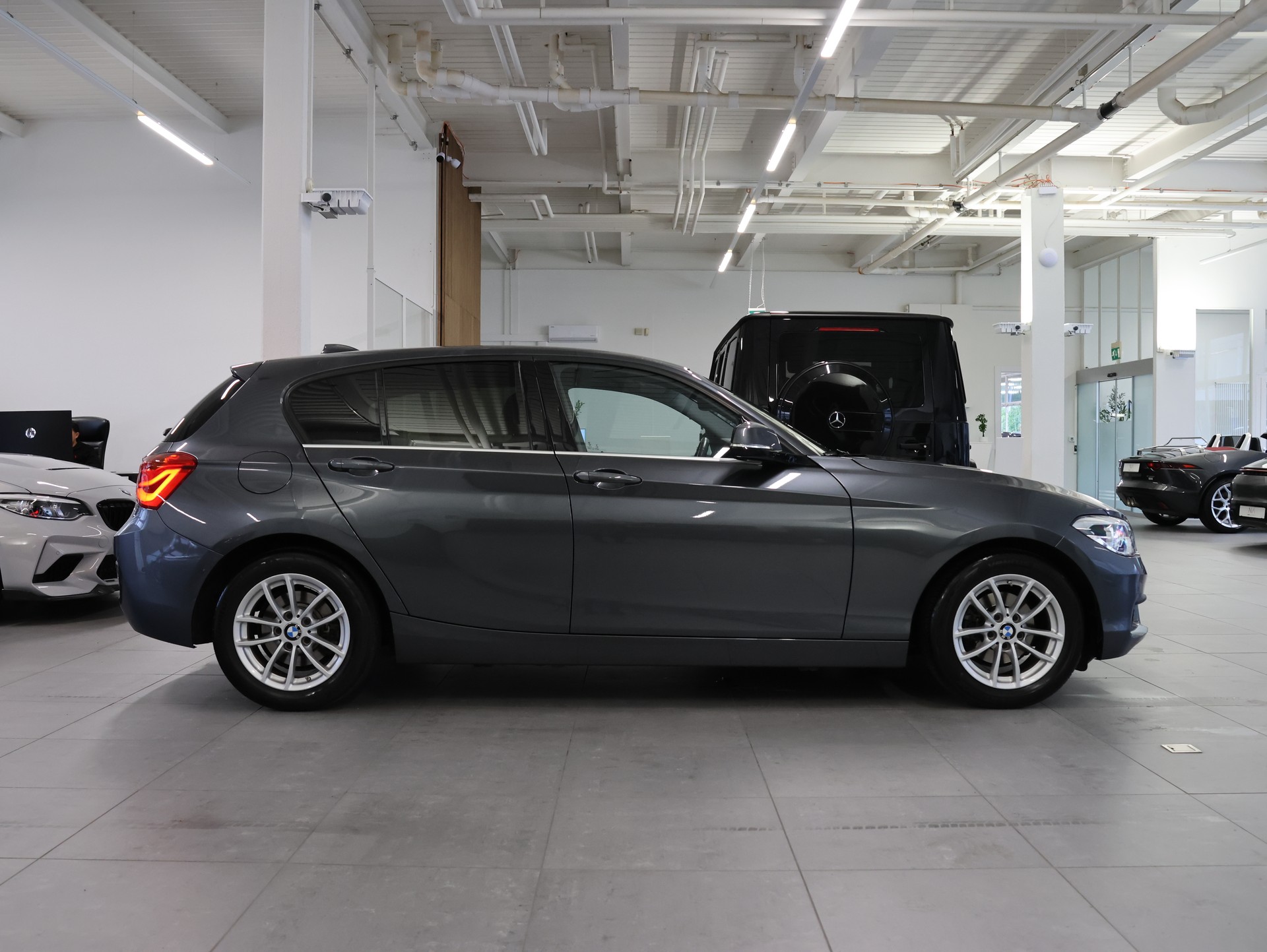 BMW 118i M Sport Steptronic *Rückfahrkamera* *M Packet* *Klima*-image-6