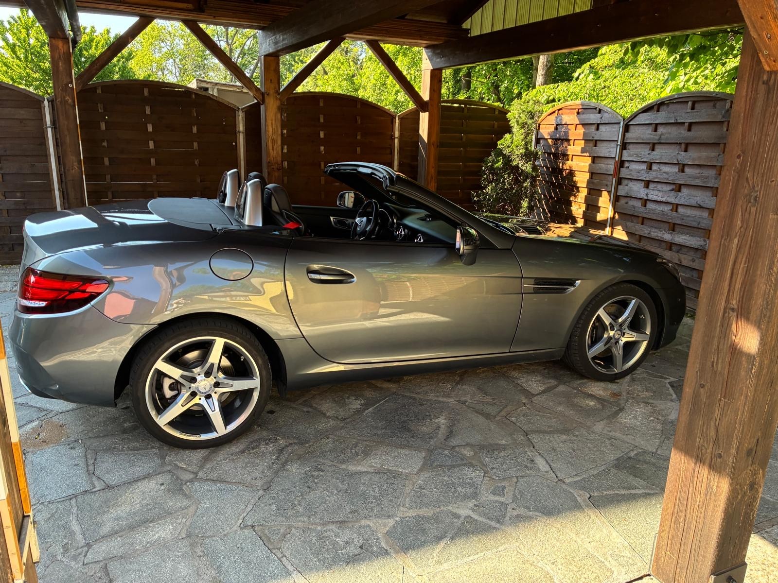 MERCEDES-BENZ SLC 200-image-2
