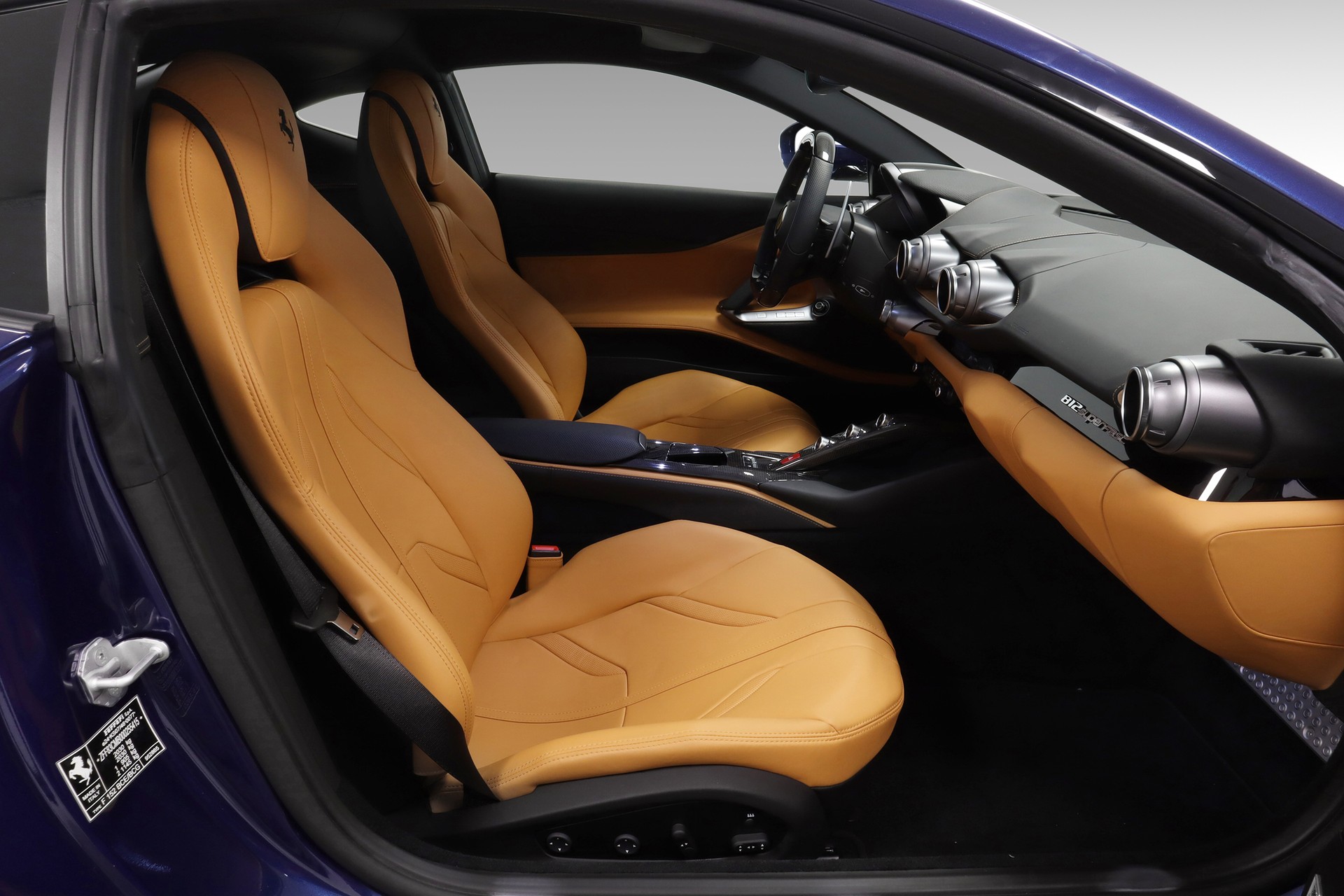 FERRARI 812 Superfast-image-11