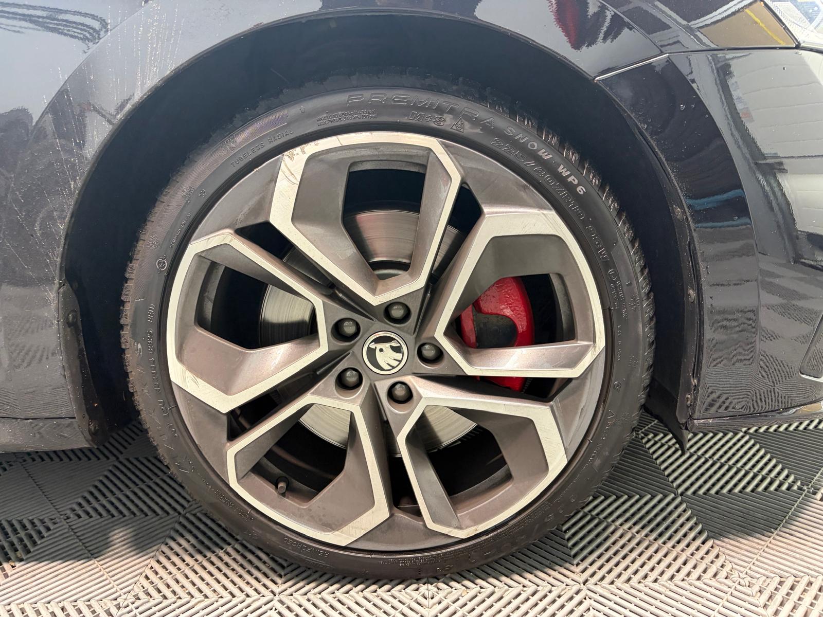 SKODA Octavia Combi 2.0 TSI DSG RS - Toit ouvrant - Attelage-image-29
