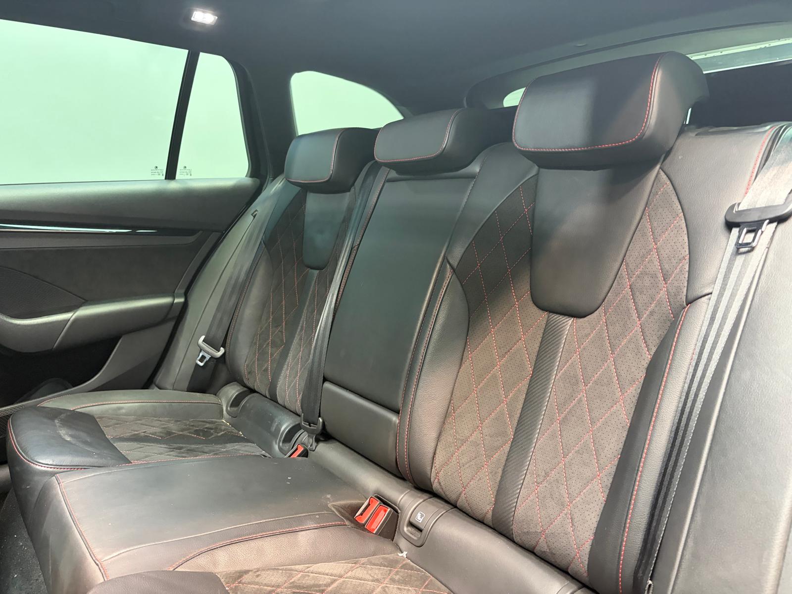 SKODA Octavia Combi 2.0 TSI DSG RS - Toit ouvrant - Attelage-image-12