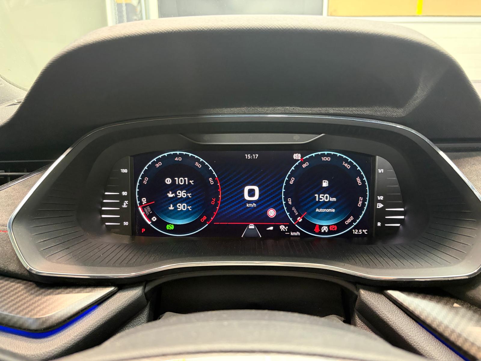 SKODA Octavia Combi 2.0 TSI DSG RS - Toit ouvrant - Attelage-image-19