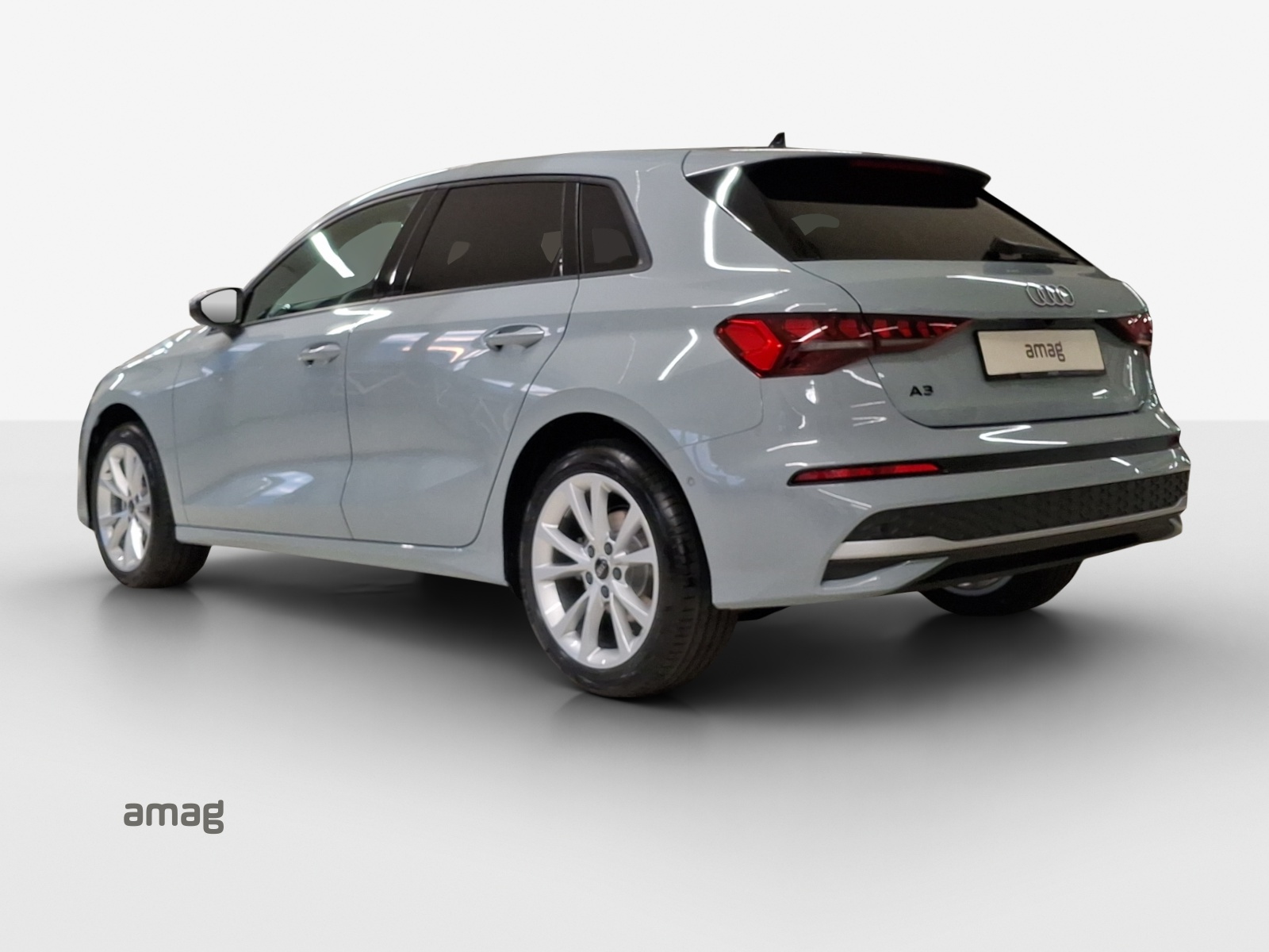 AUDI A3 Sportback TFSI 110 kW Attraction S tronic-image-2