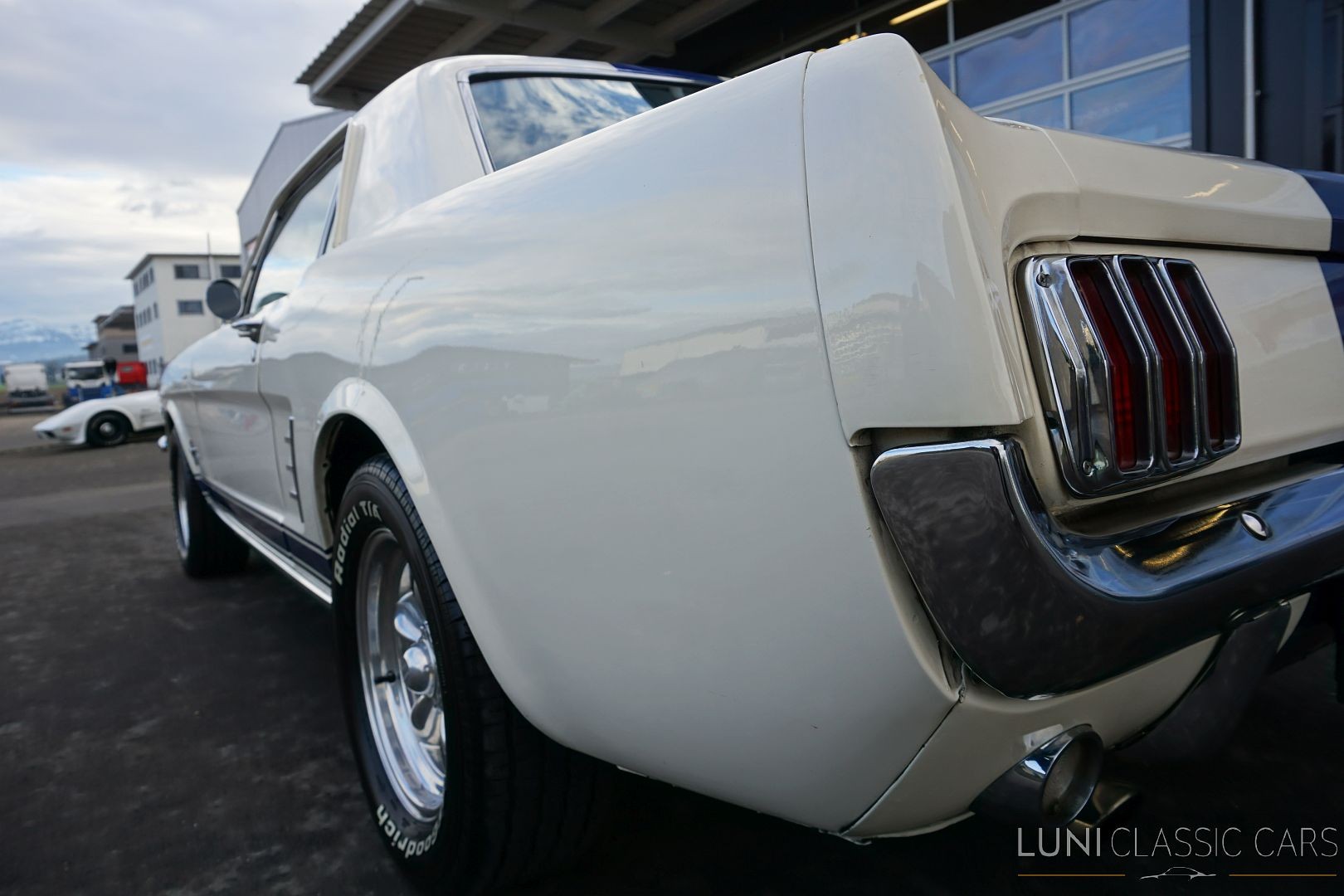 FORD Mustang-image-7
