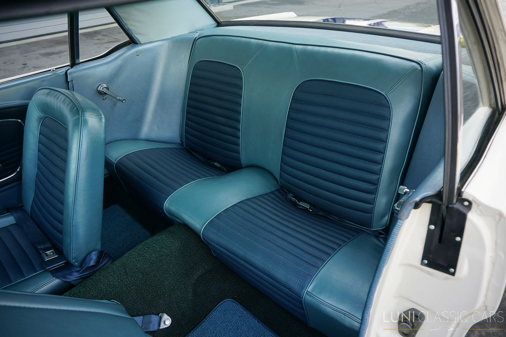 FORD Mustang-image-9
