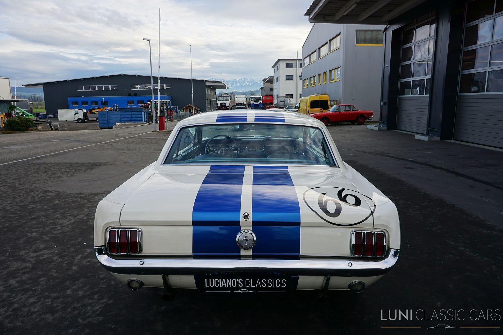 FORD Mustang-image-4
