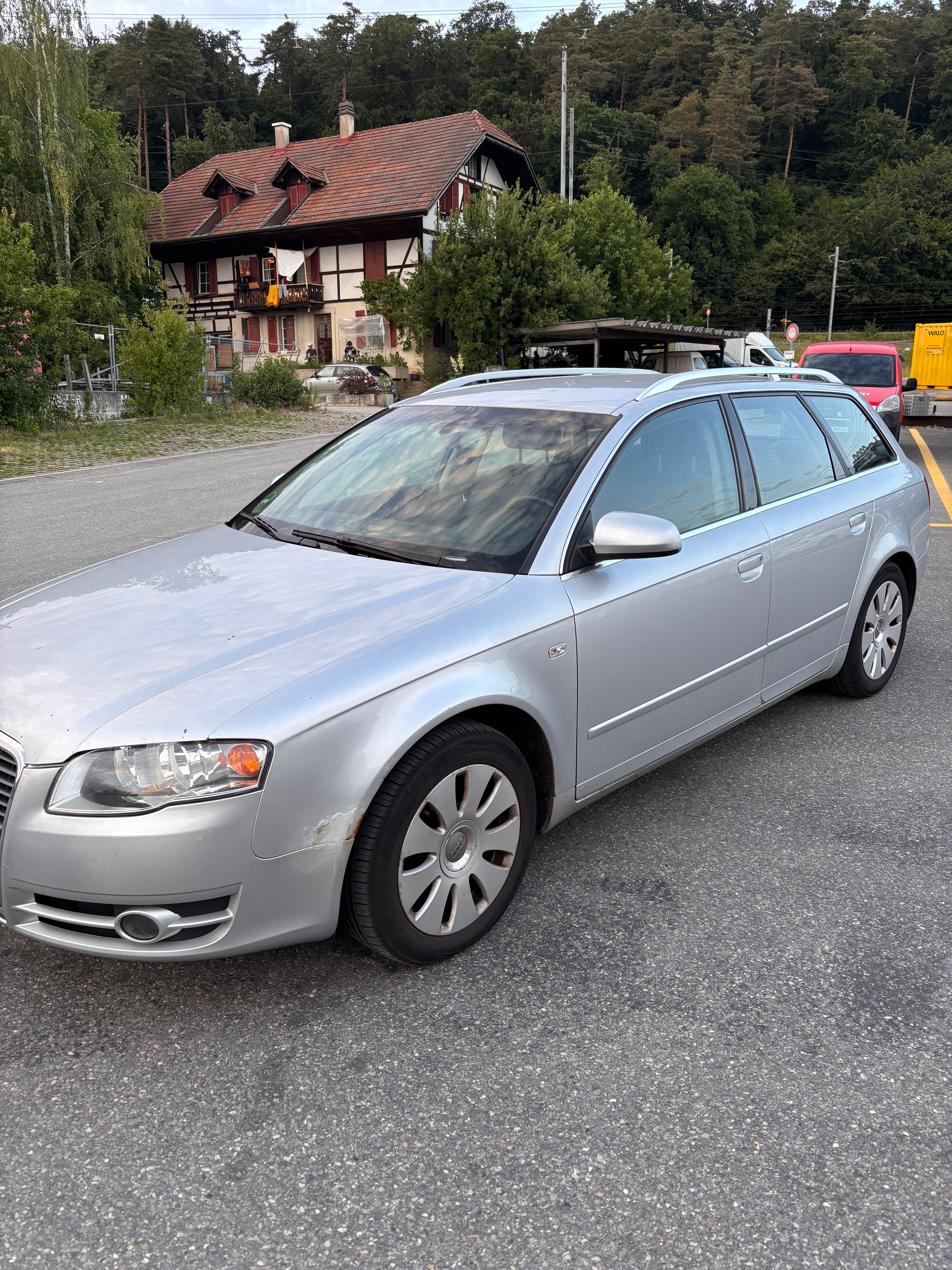AUDI A4 Avant 2.0 TDI-image-1