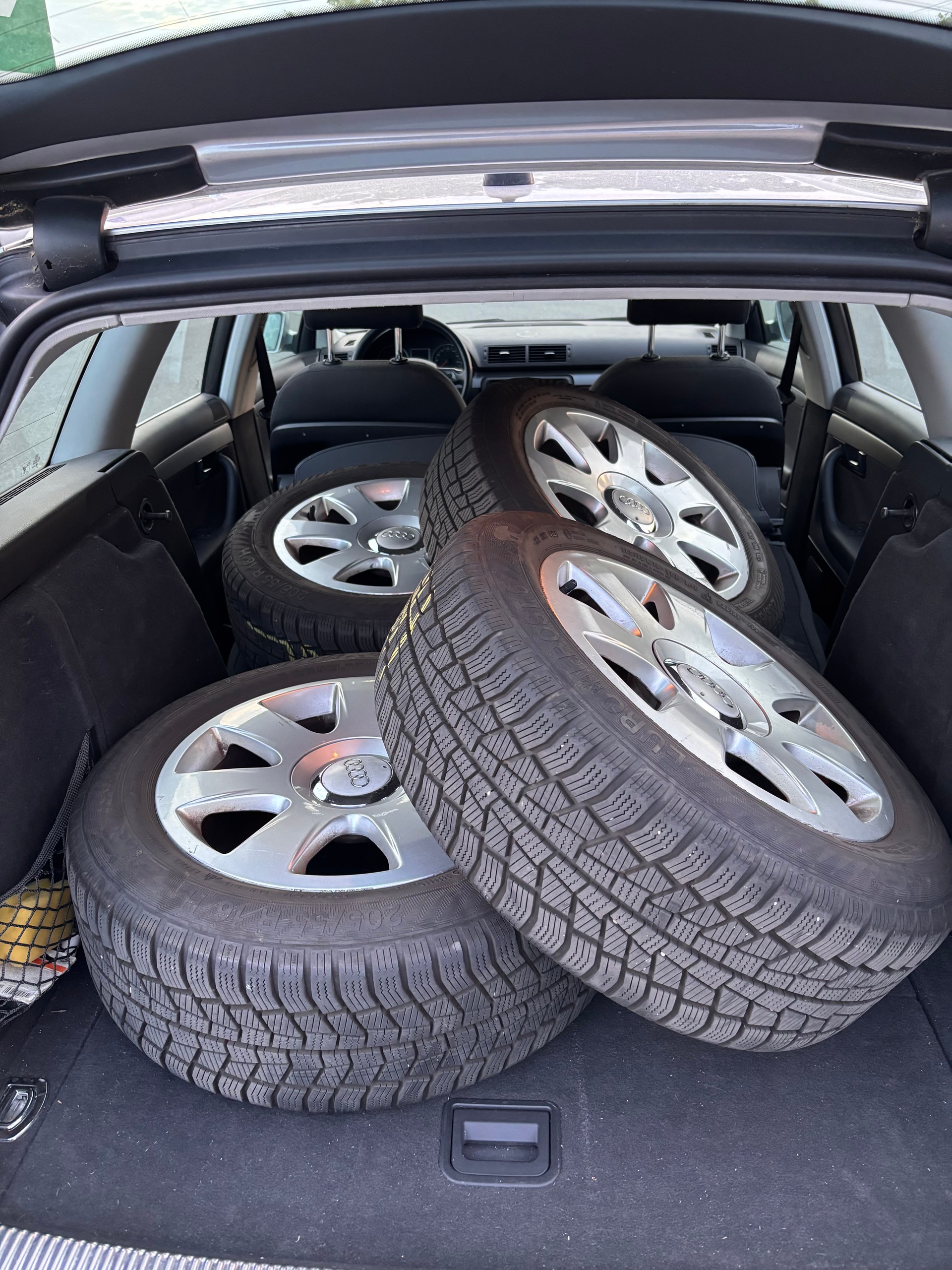 AUDI A4 Avant 2.0 TDI-image-6
