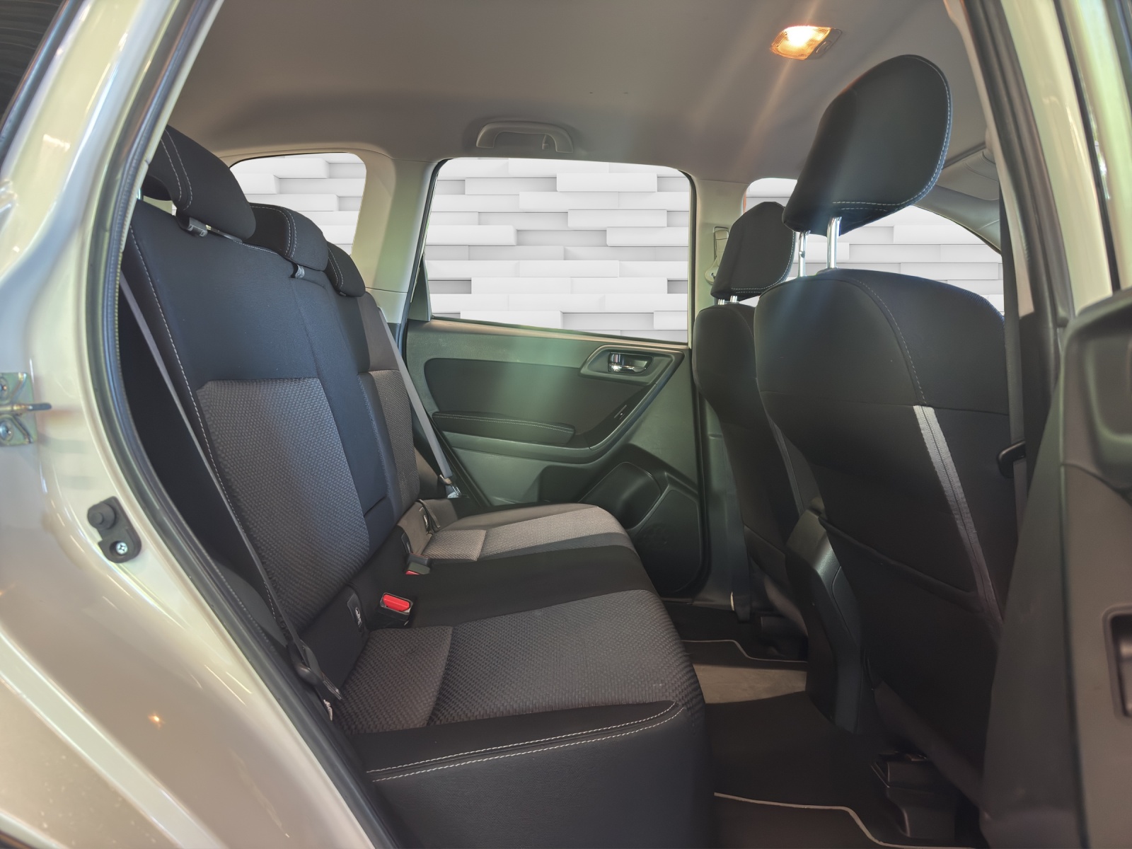 SUBARU Forester 2.0i Swiss Lineartronic-image-10