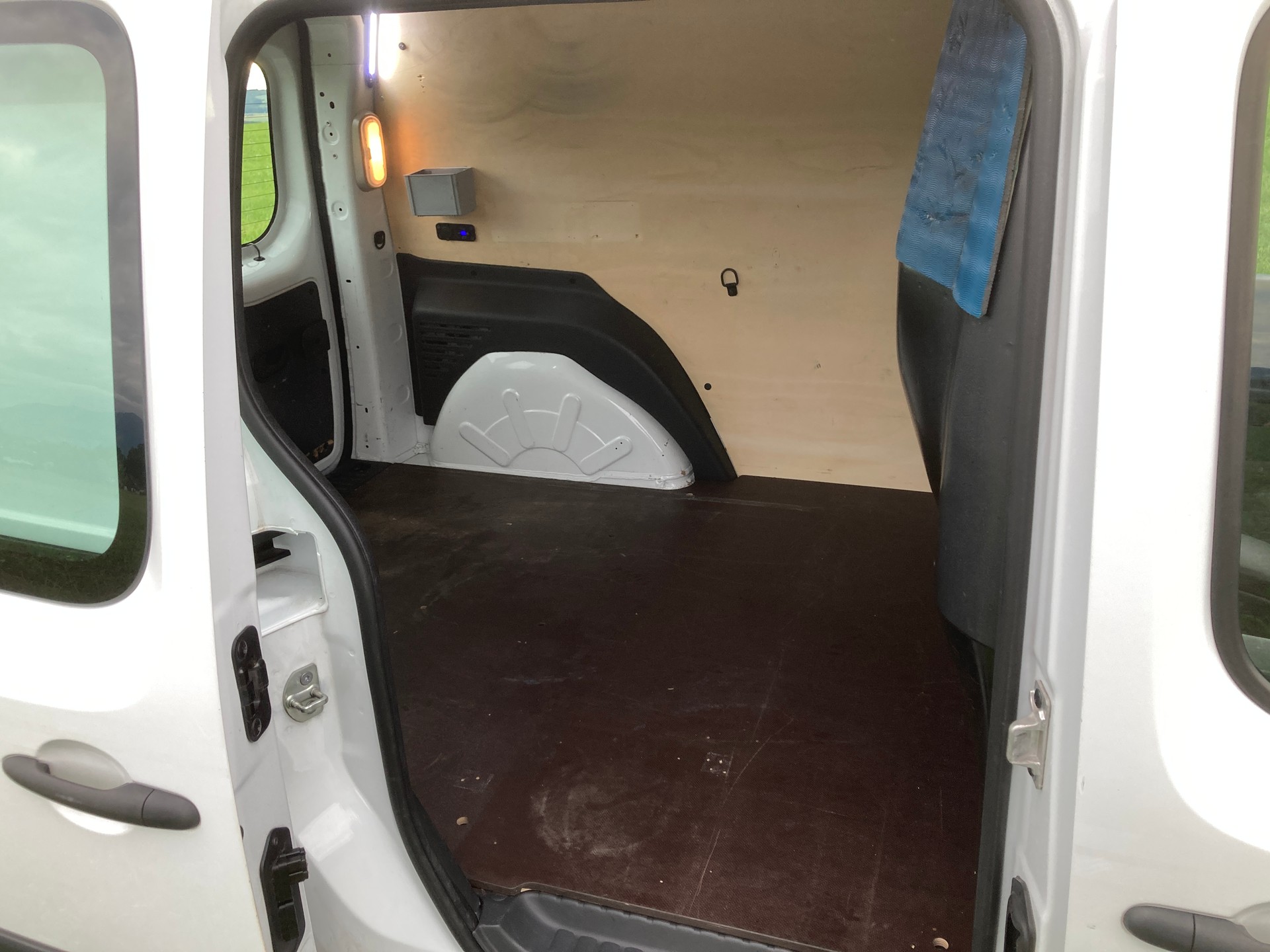 RENAULT Kangoo Medium dCi 95 ENERGY Business-image-6