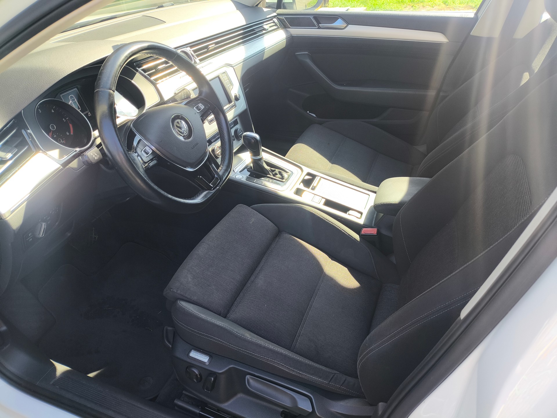 VW Passat Variant 2.0 TDI BMT Highline DSG-image-7